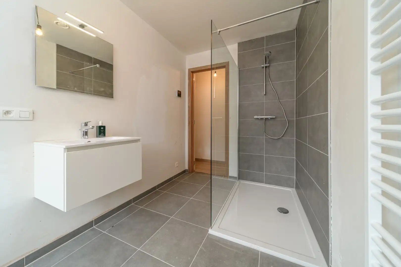 Gesloten nieuwbouwwoning nabij het dorpscentrum Haaltert foto 12