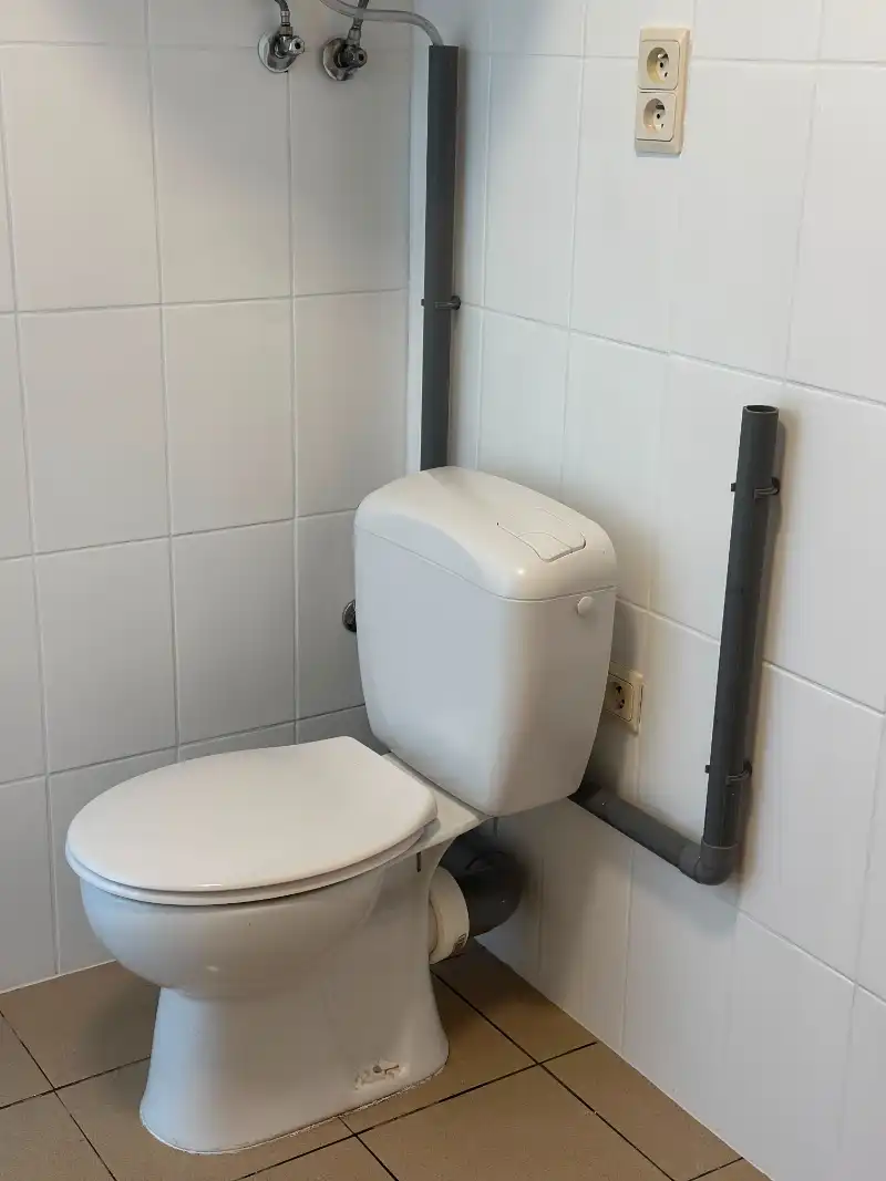 --- NIEUW --- Volledig gerenoveerd 1-slaapkamer appartement met autostaanplaats. foto 10
