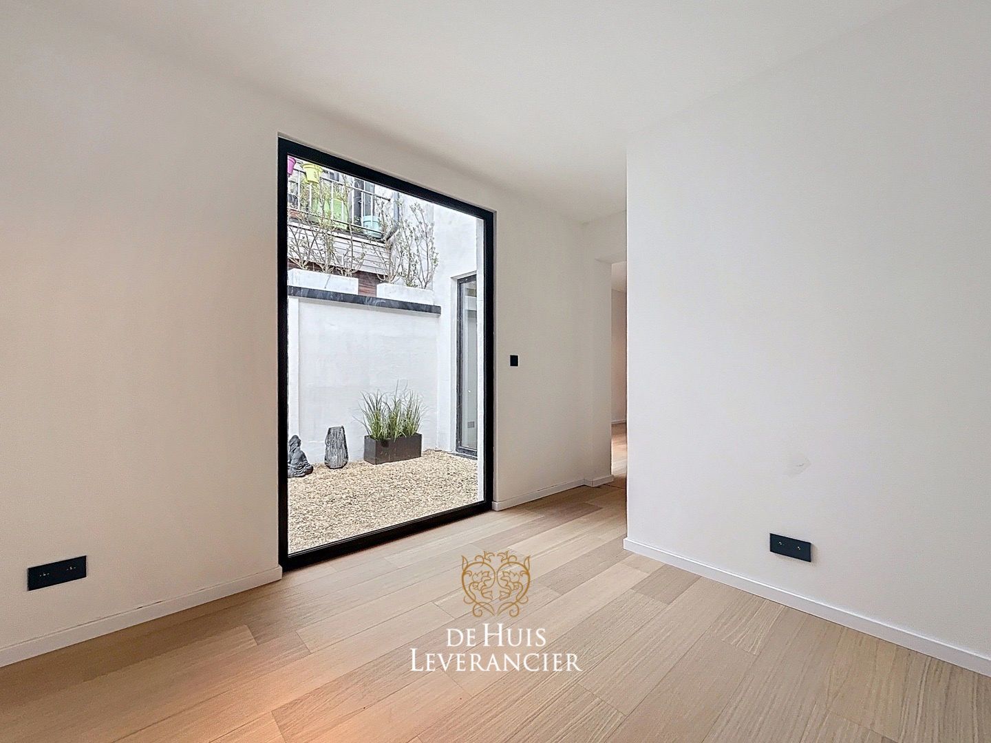 Gerenoveerde rijwoning met charme elementen  foto 27