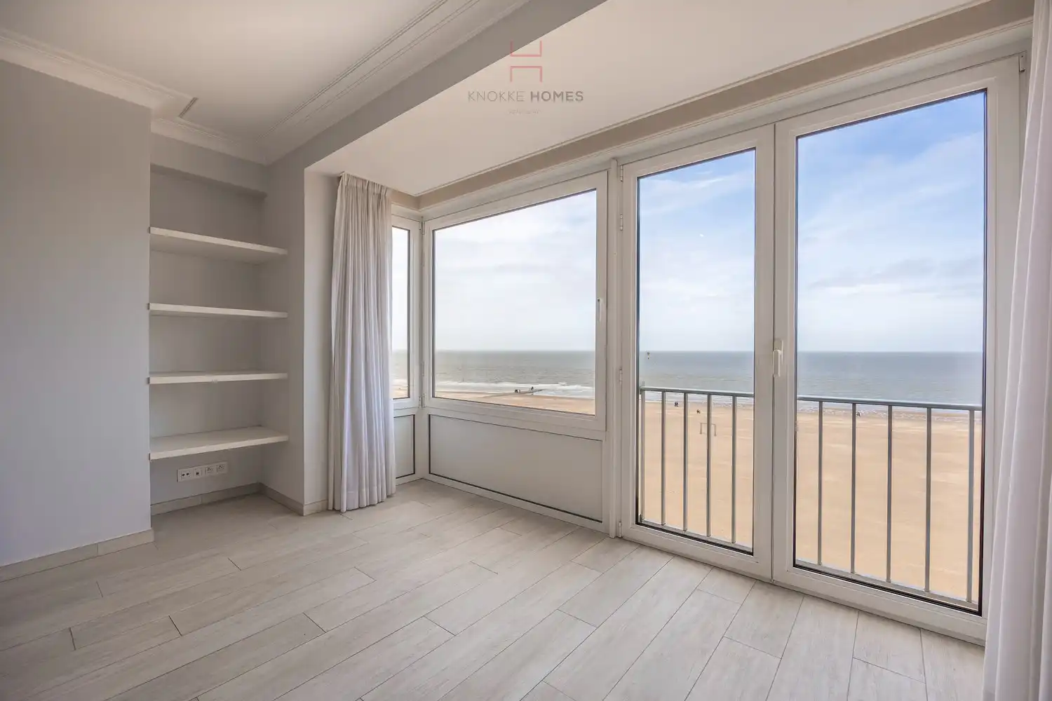 3-kamerappartement met frontaal zeezicht aan het Albertplein foto 2