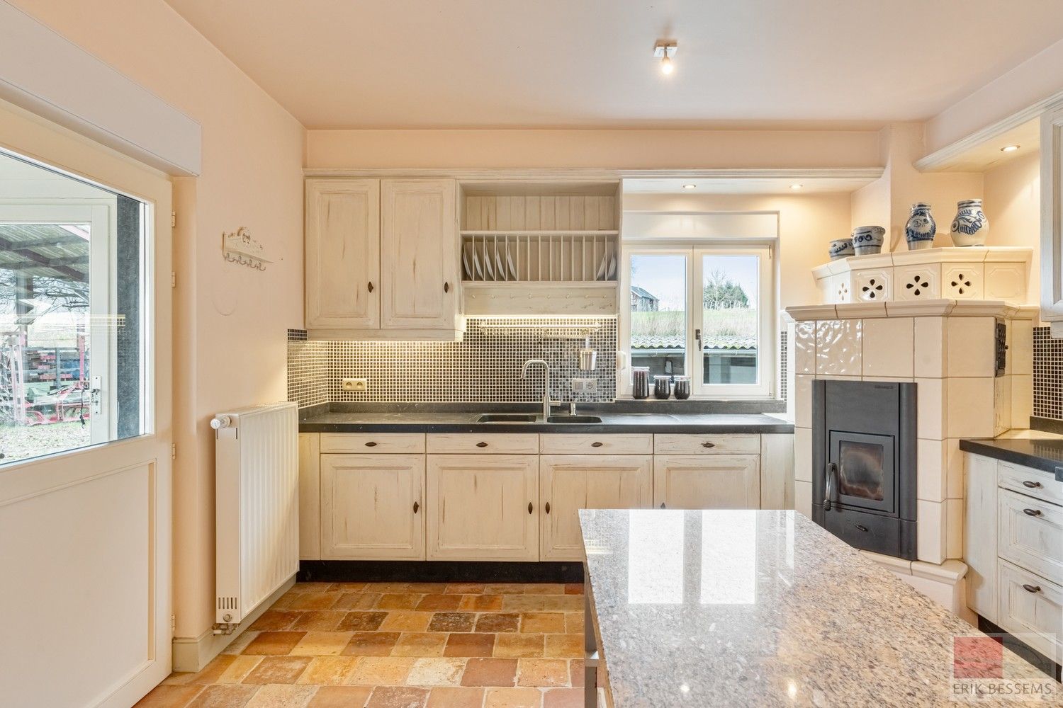 Landhuis met vrij uitzicht,  5 slaapkamers, 2 badkamers, woonkamer, eetkamer/keuken. Woonopp. 277m2 gebruiksopp. 441m2, Perceelopp. 4170m2 foto 10