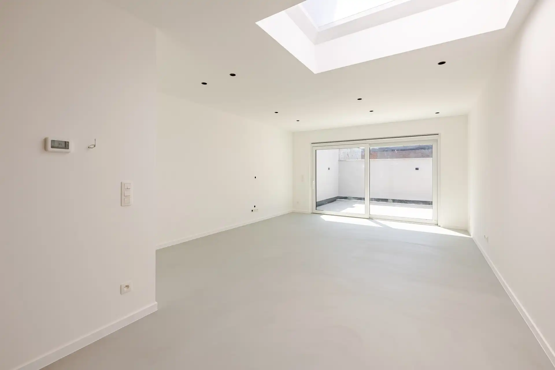 Top gerenoveerde woning met 2 slks en terras foto 6