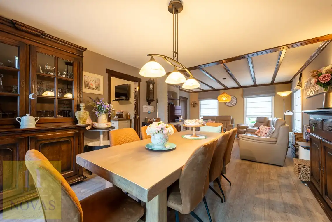 Op heel geliefde locatie, 3 - 4 slaapkamers, zonnepanelen, perceel 10are50ca foto 14