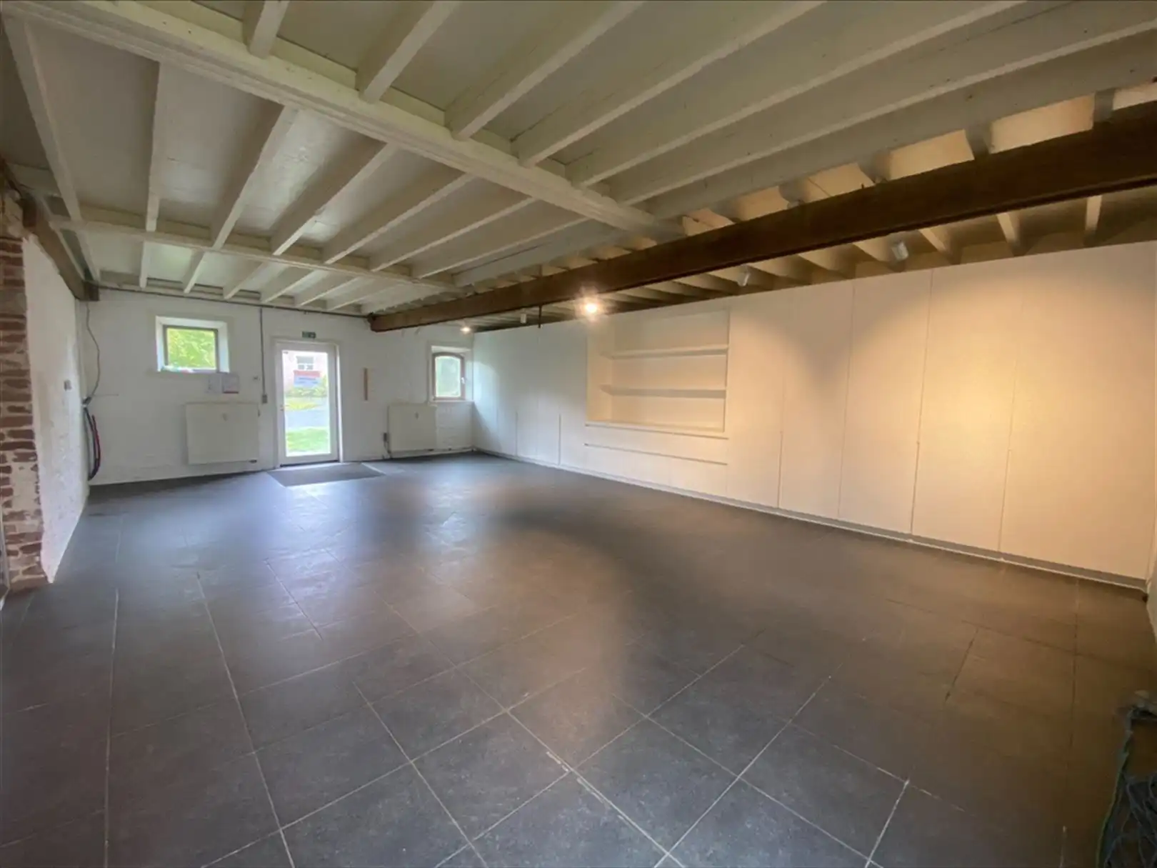 Karaktervolle kantoren in gerenoveerde hoeve vlakbij R4 foto 4