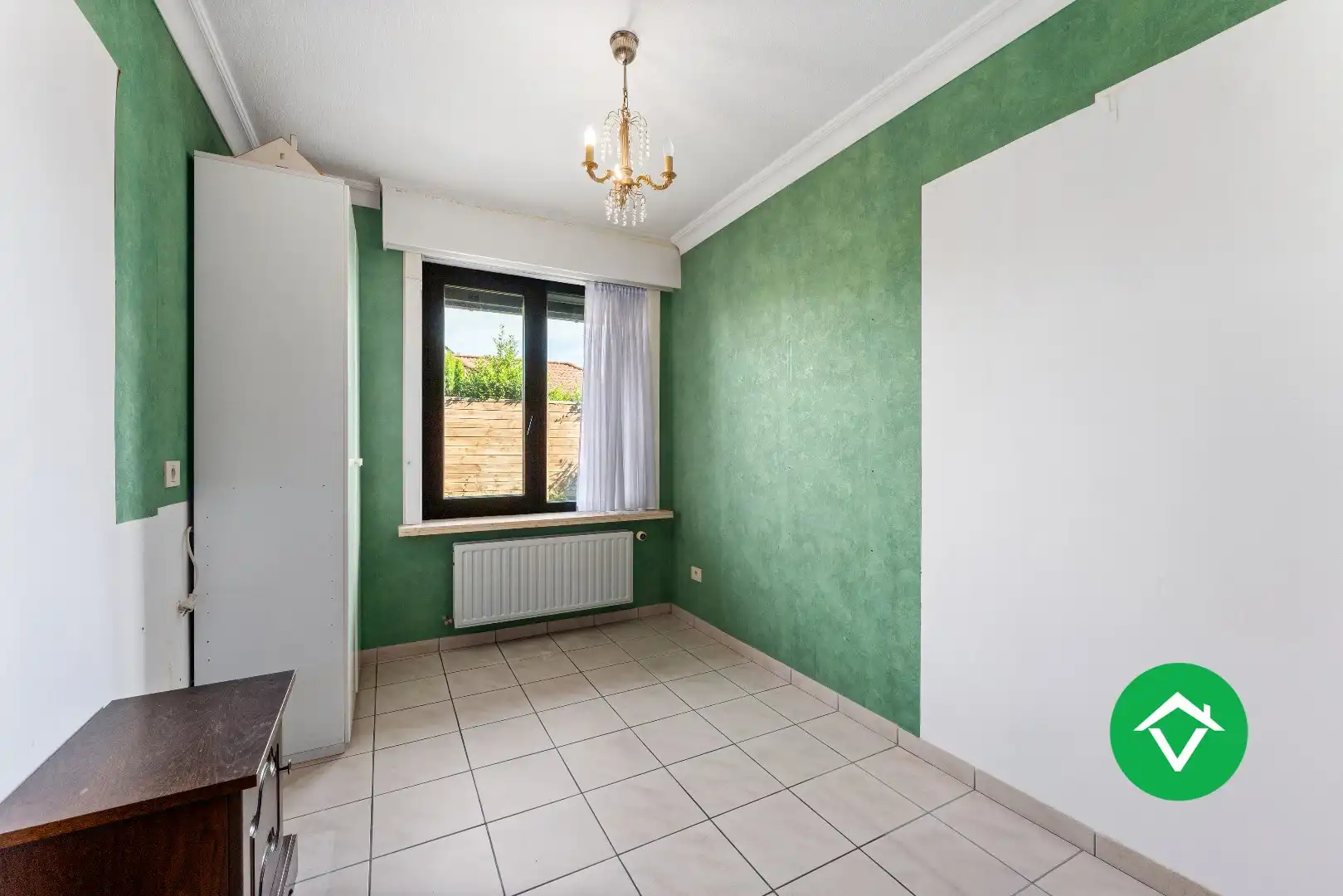 Stevige woning op gunstige ligging met 7 slaapkamers, dubbele garage en tuin te Roeselare foto 11