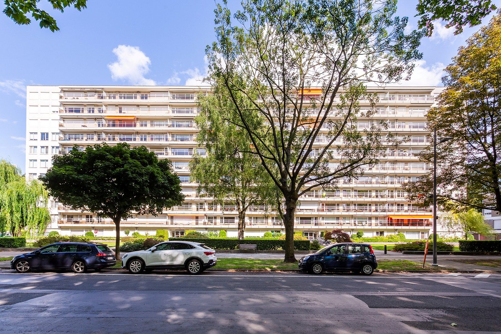 Gerenoveerd appartement met 2 terrassen foto 25