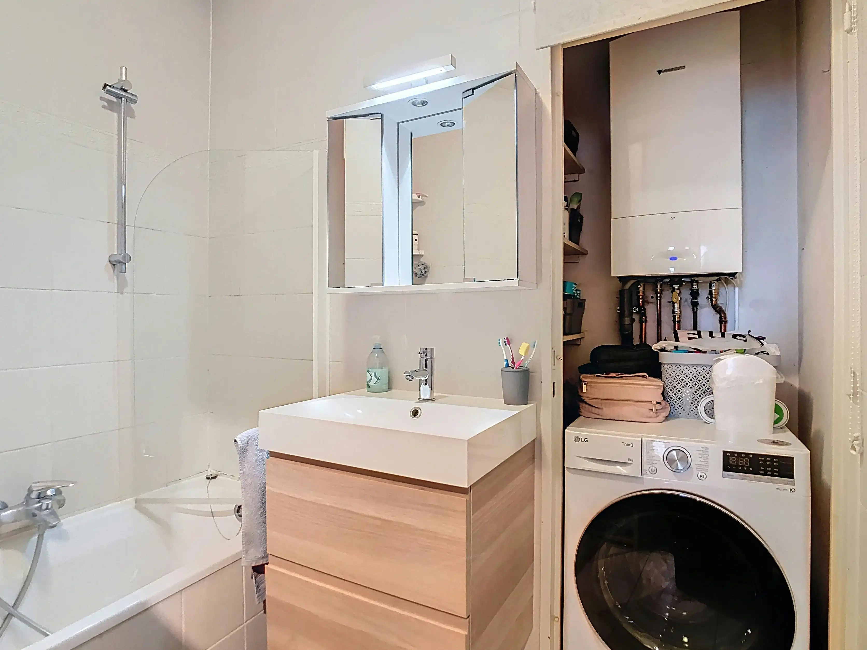 Instapklaar twee slaapkamer appartement te Zwijndrecht foto 11