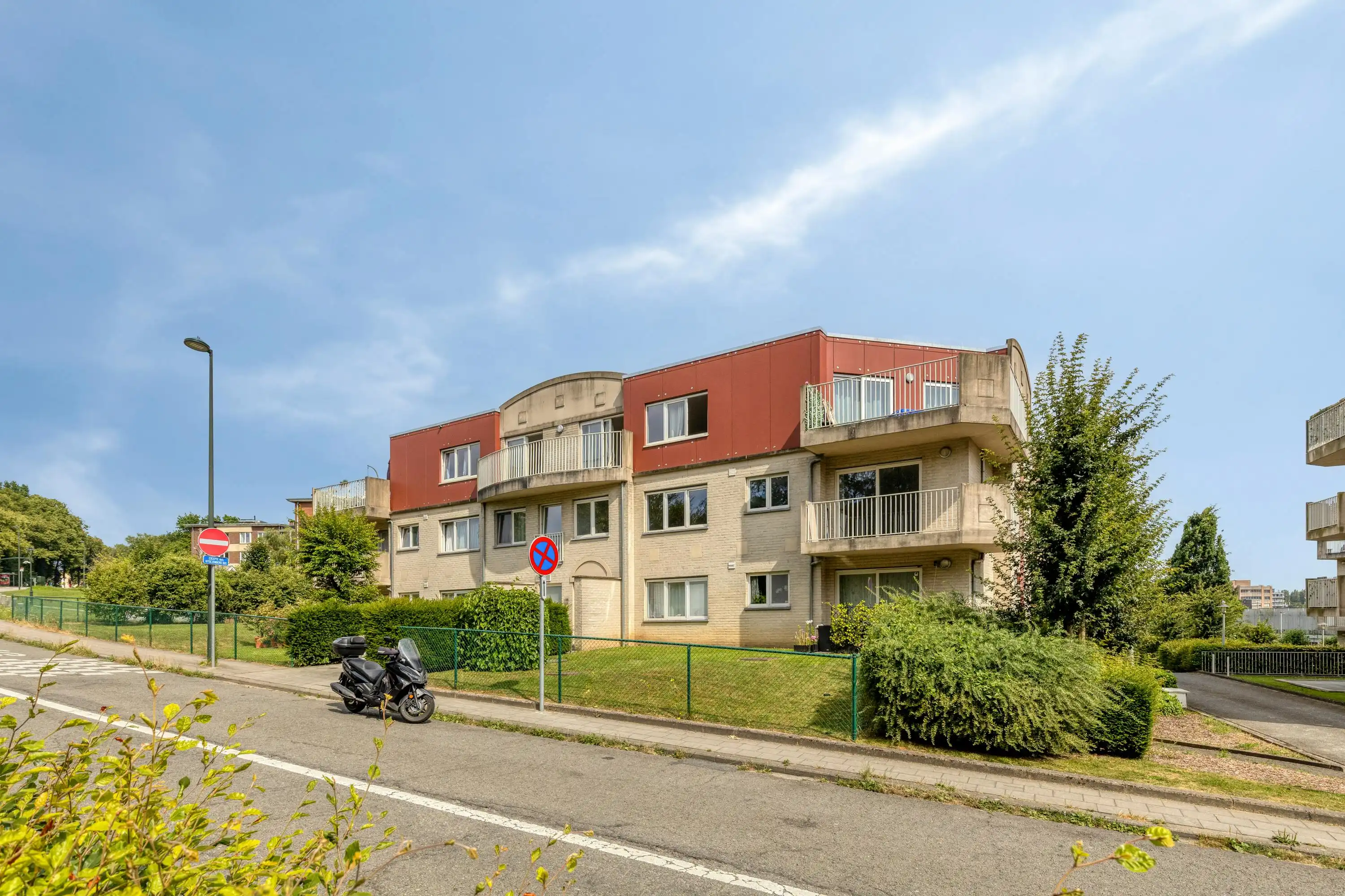 Lichtrijk appartement met twee slaapkamers in Anderlecht foto 8
