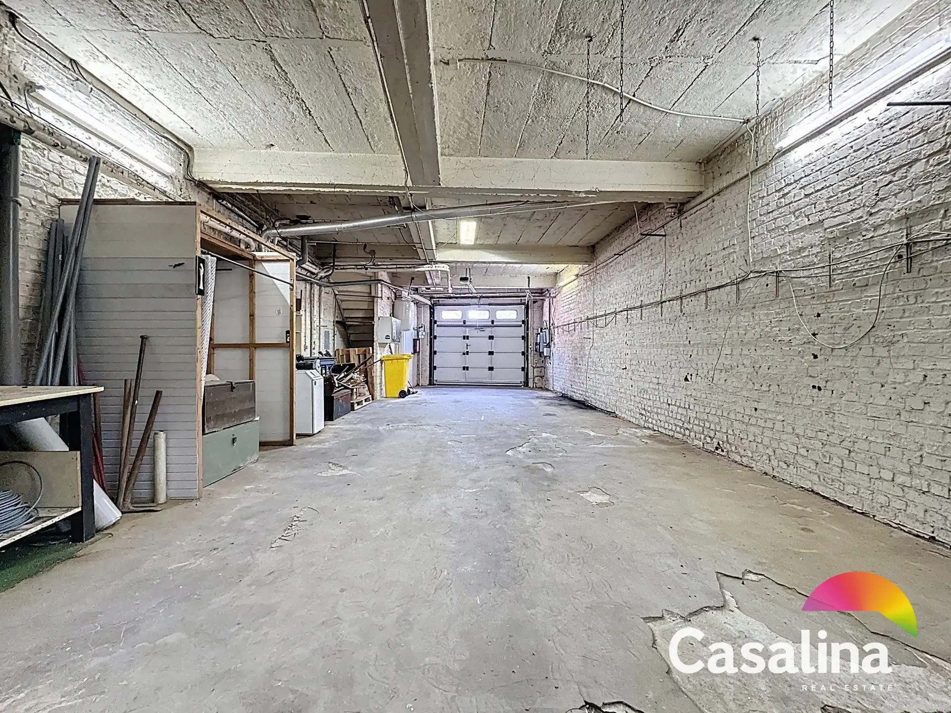 Een ruime te renoveren rijwoning van 207m² met zonnig terras foto 14