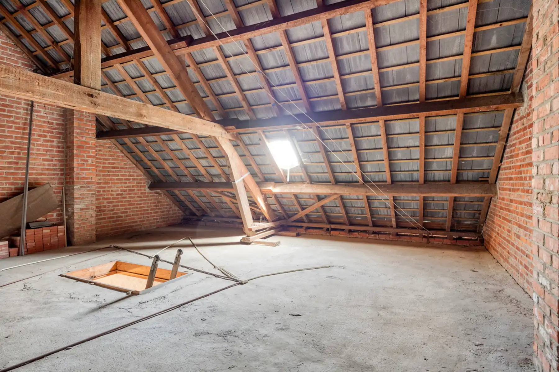 IN OPTIE - Solide te renoveren burgerwoning mét doorgang in Opstal foto 22