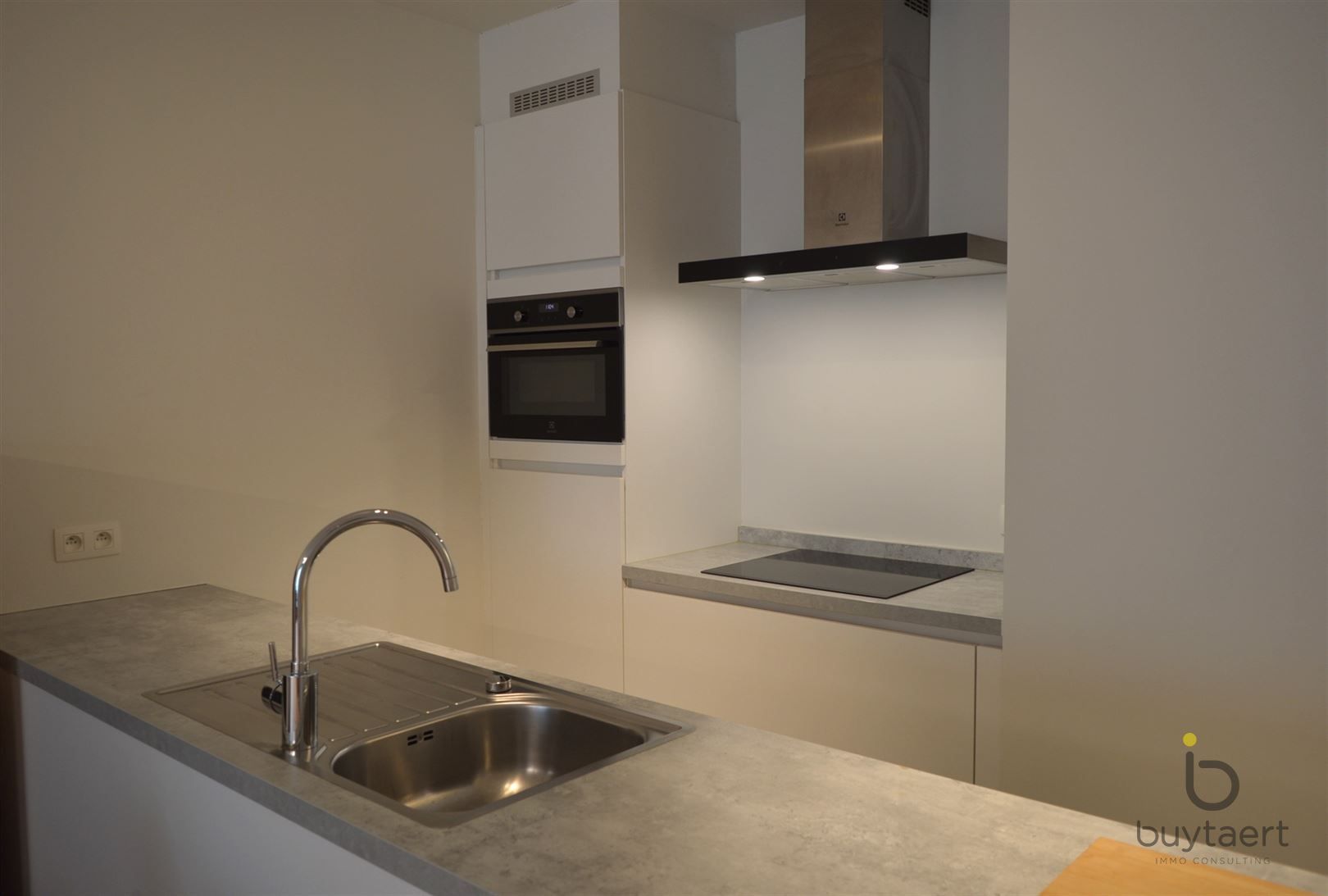 Gemeubeld één slaapkamer appartement! foto 5