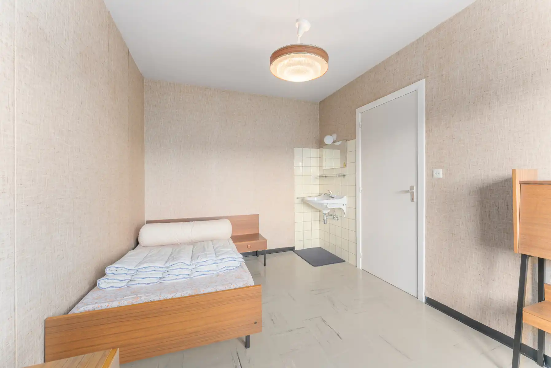 Lichtrijke ruime hoekwoning met 4 slaapkamers, veranda en garage foto 14