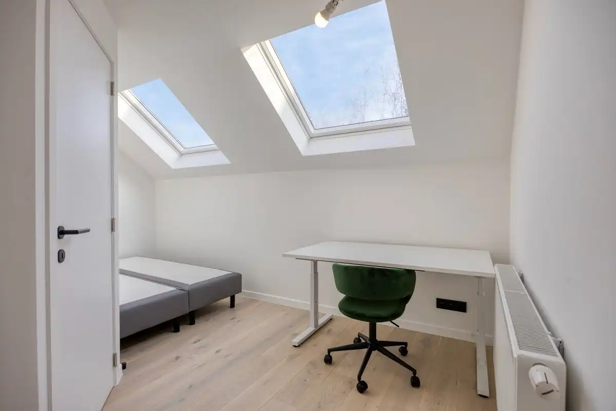 Volledig gerenoveerd en gemeubelde studentenkamer met privé badkamer en tuin - EPC A!  foto 17