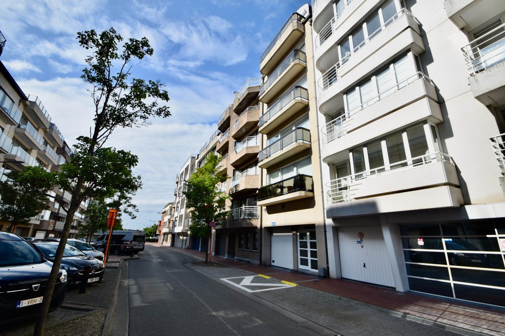 Hedendaags, recent en centraal gelegen appartement vlakbij de zeedijk, Rubensplein en de Lippenslaan. foto 13