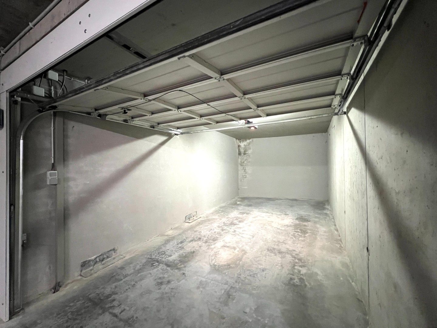 Ruime garage nabij De Bolle foto 2