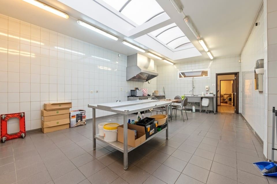 Charmant handelshuis op toplocatie in het hart van de Tongerse winkelstraat foto 20