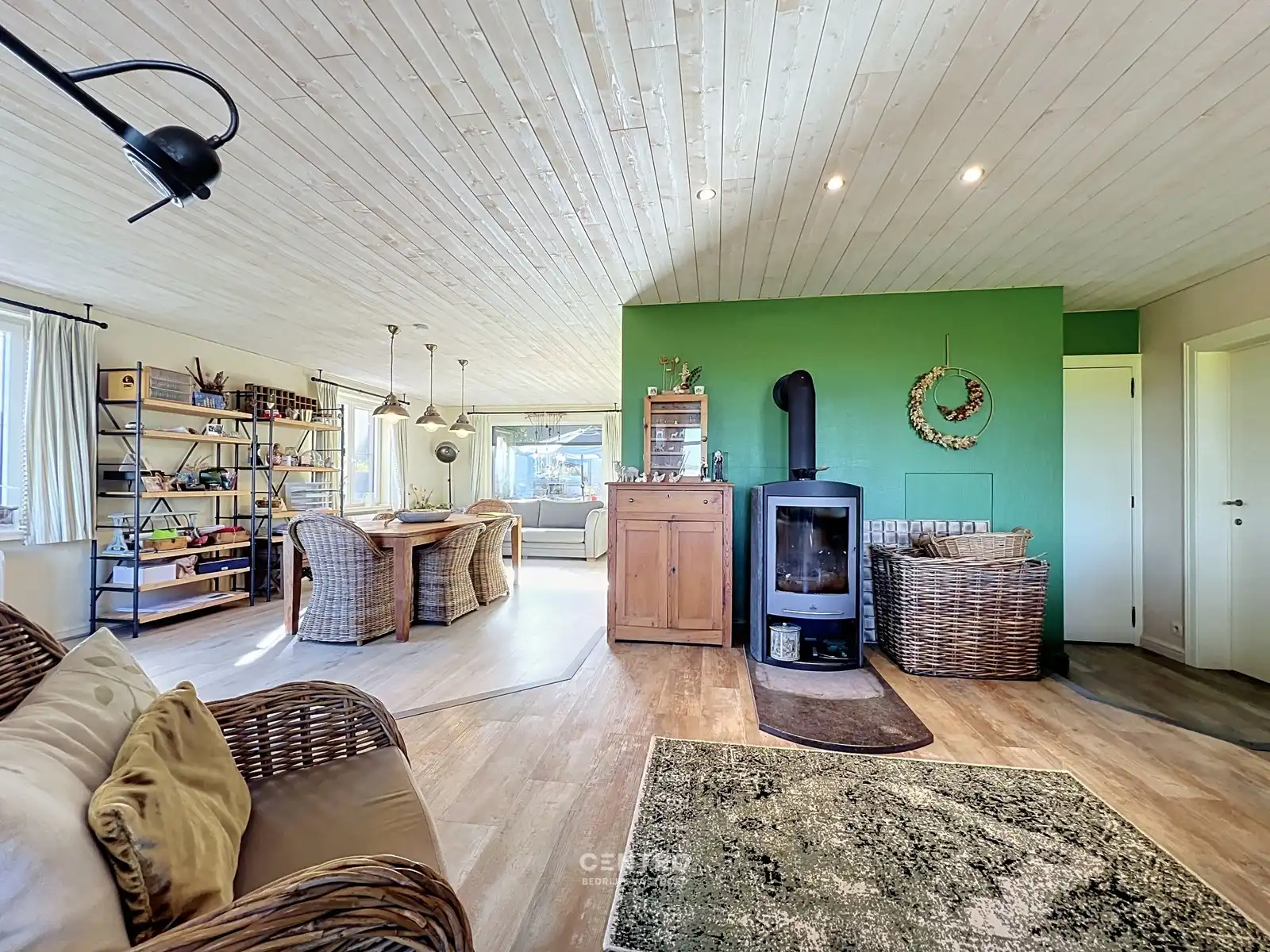 Veelzijdig bedrijfspand met ruim MAGAZIJN, TOONZAAL, KANTOREN EN COMFORTABELE WONING op 1.746 M²! foto 25