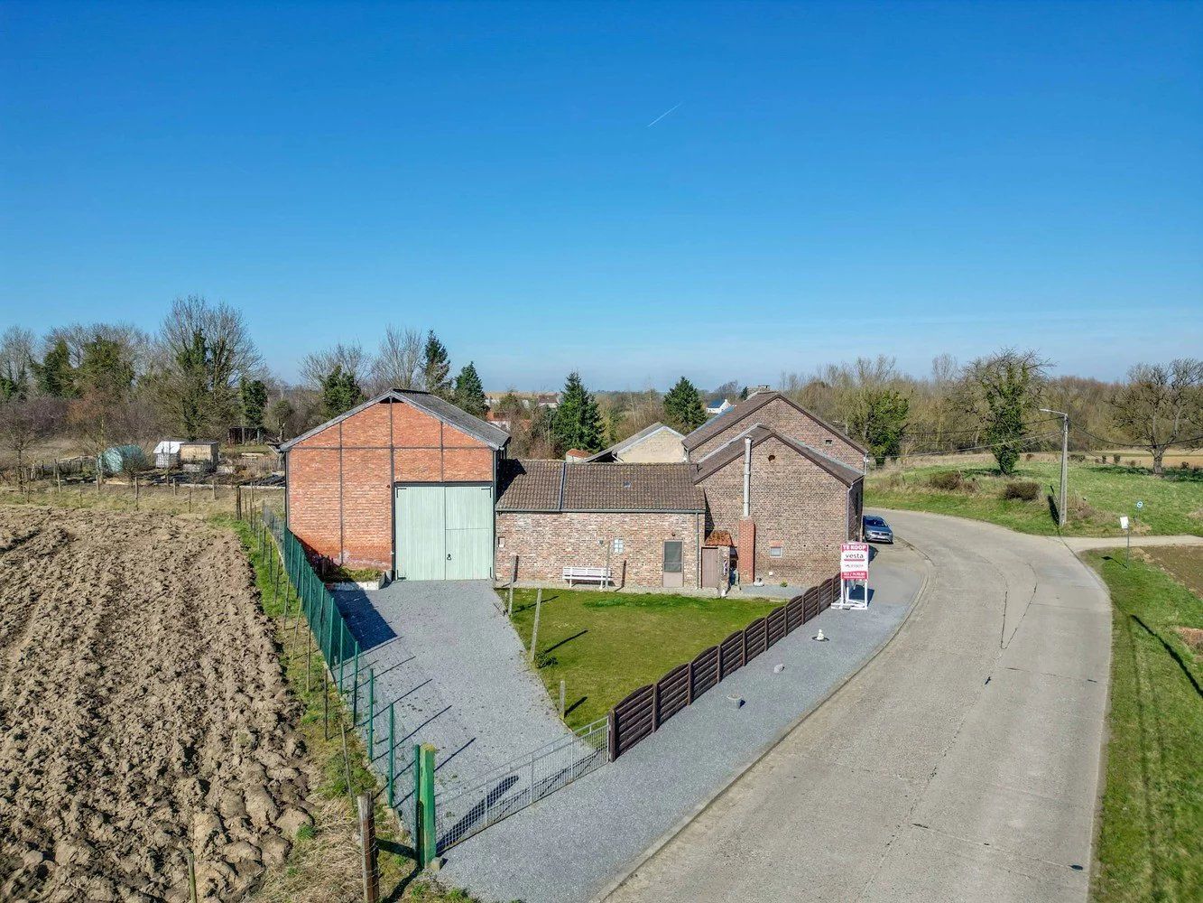 Landelijk gelegen woning met atelier foto 2