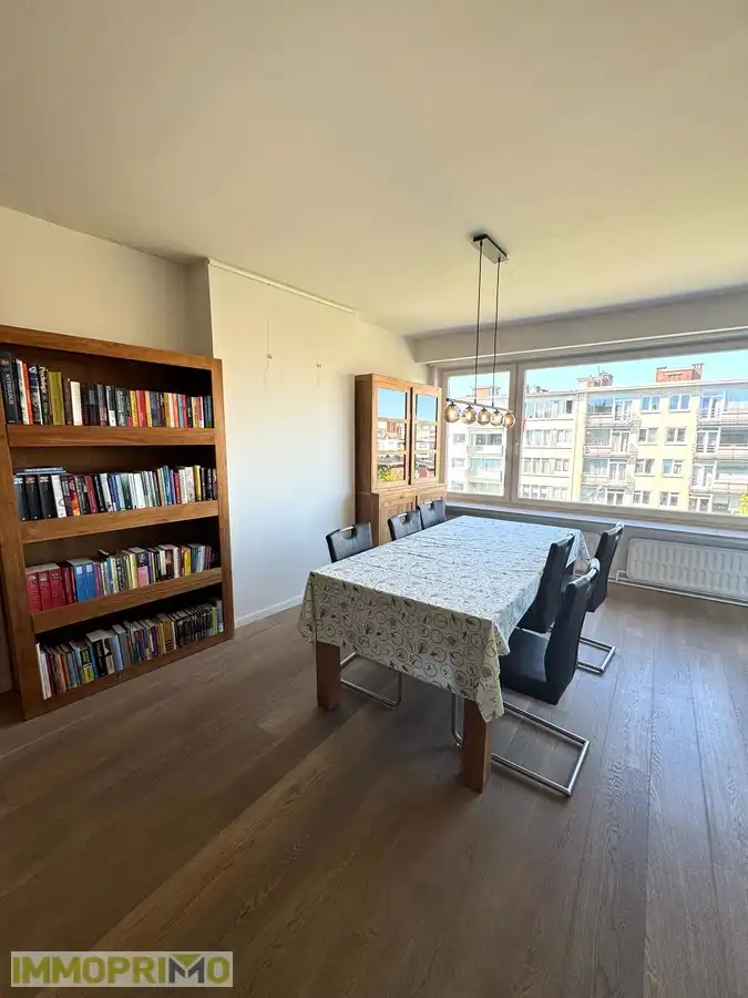 Zeer ruim en lichtrijk appartement te huur foto 9