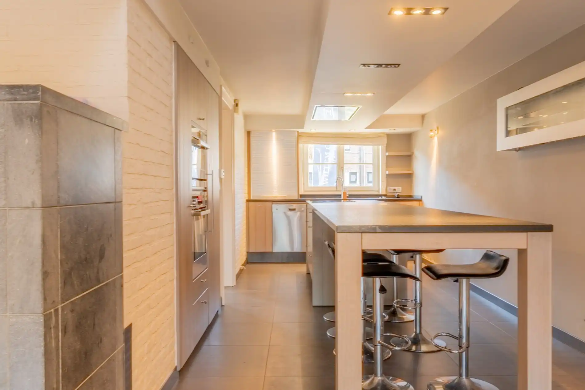 Moderne stadswoning met parking & tuin te Heist foto 10