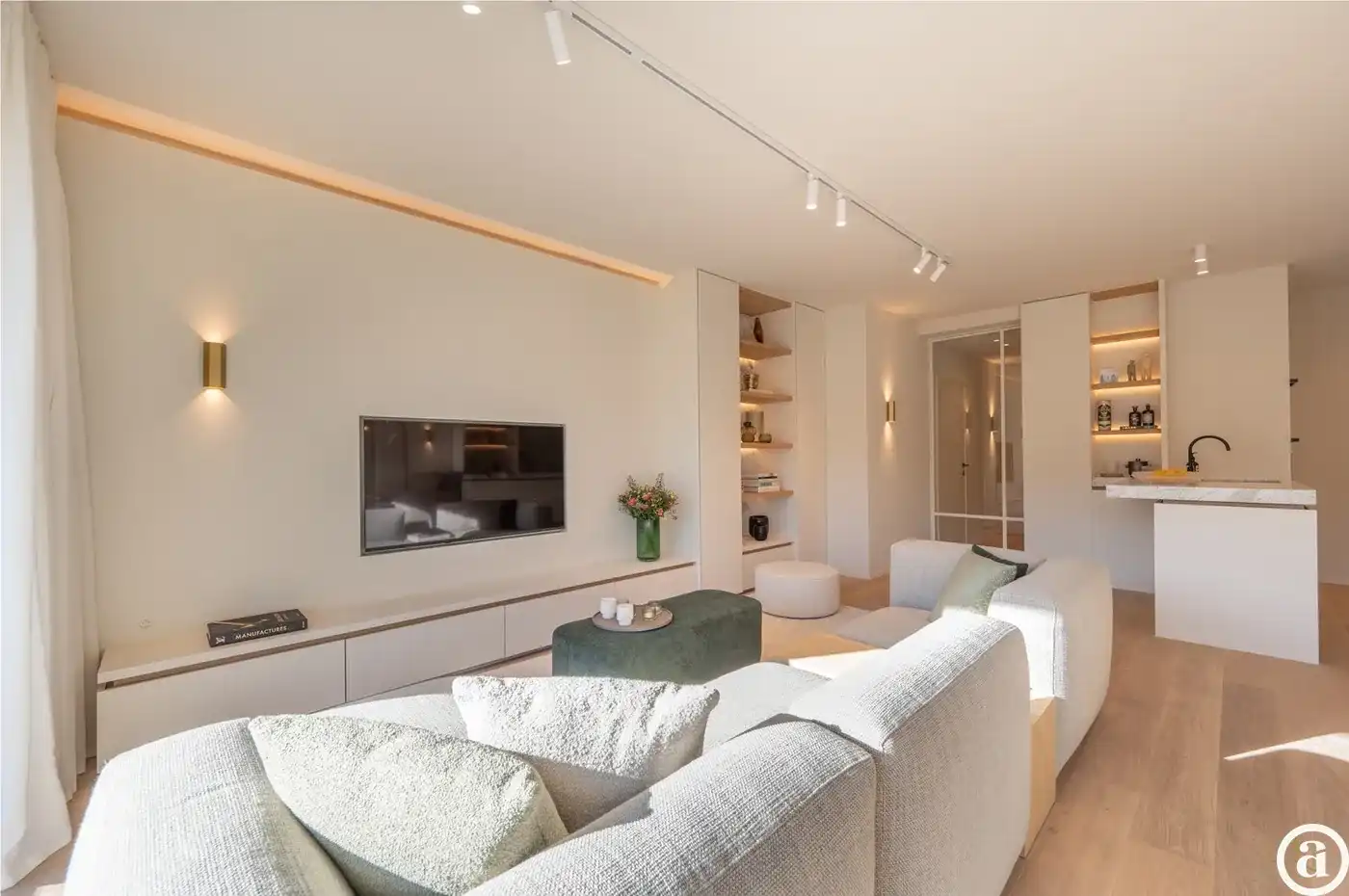 Luxueus gerenoveerd appartement vlakbij de winkels, het strand en de zee. foto 6