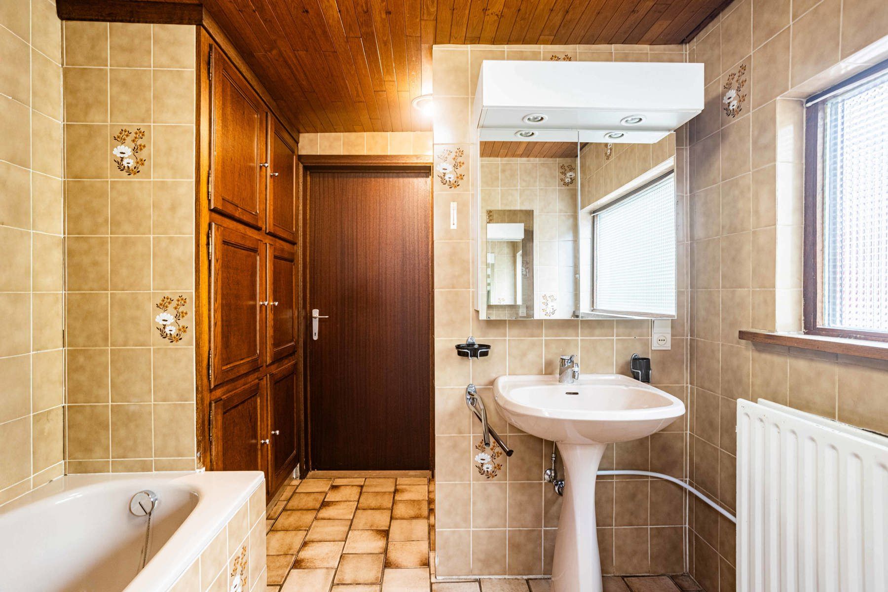 Te koop: deels te renoveren woning  aan de rand van Aalst foto 10