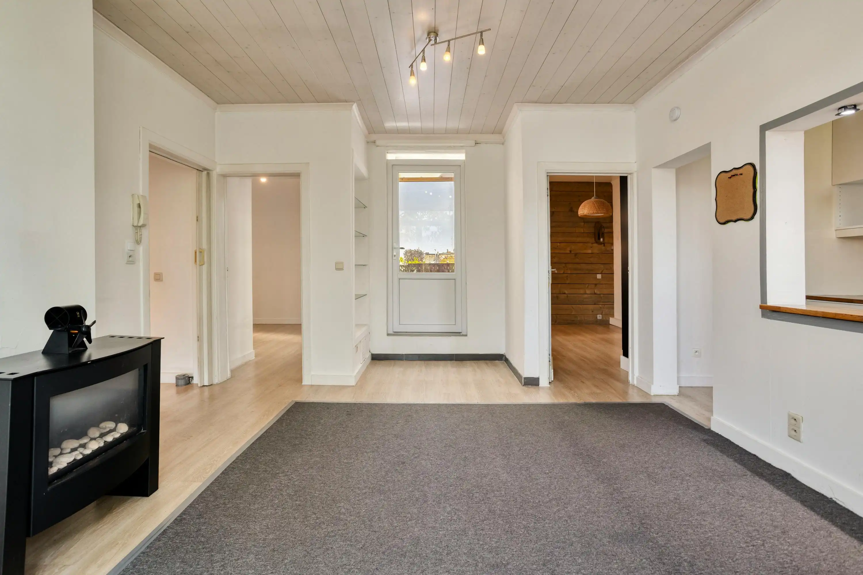 Huis met twee slaapkamers en terras te koop in Deurne! foto 7