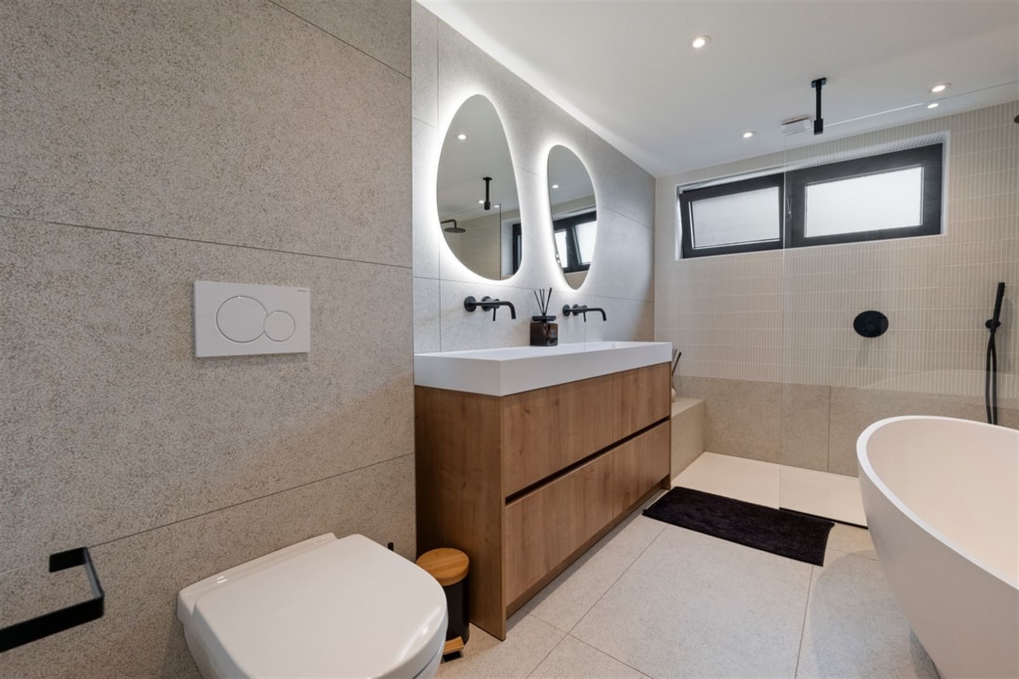 UNIEKE DESIGNWONING MET MODERNE AFWERKING EN STIJVOLLE ARCHITECTUUR foto 51