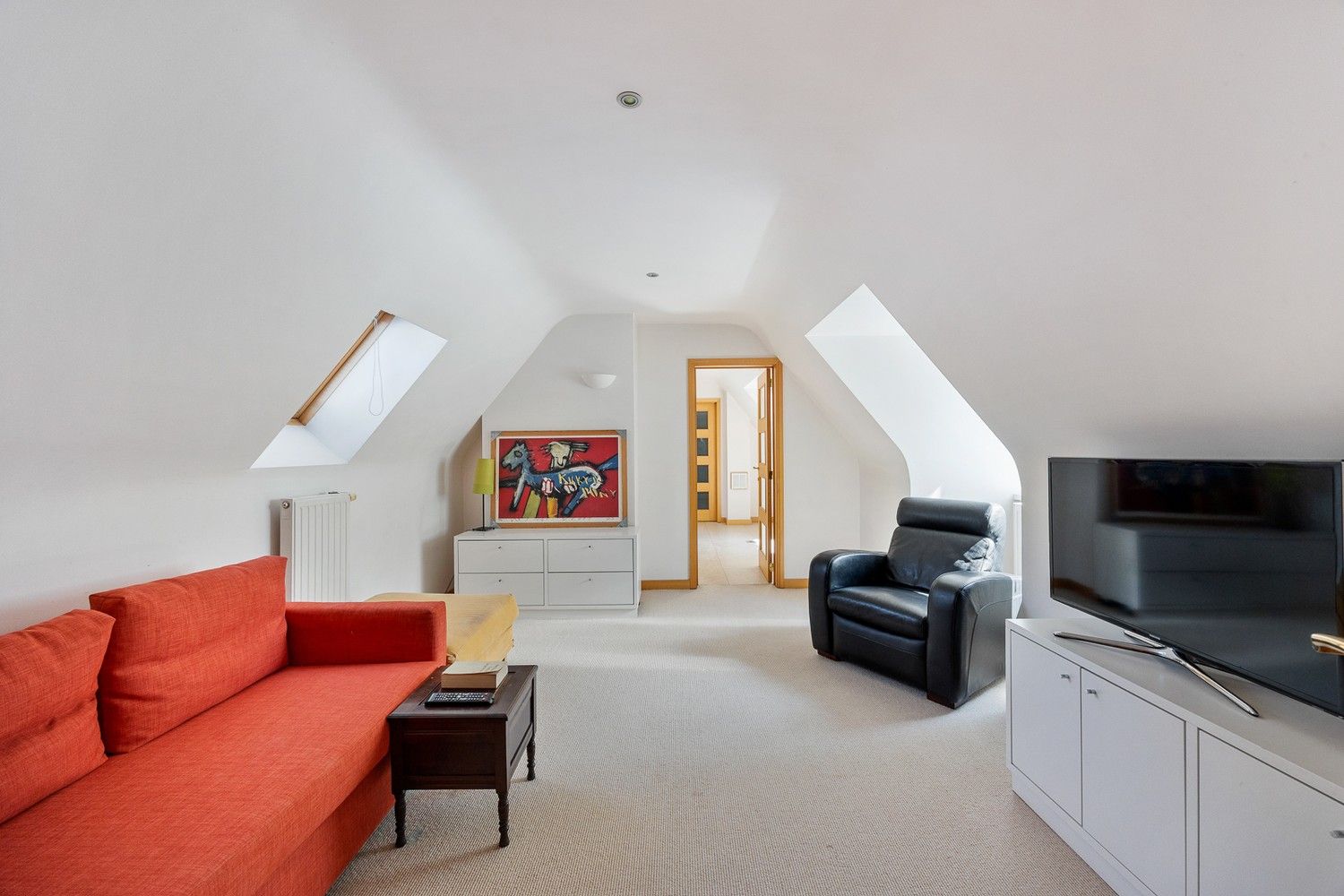 Architecturale rietgedekte villa op 5.717 m² grond foto 23