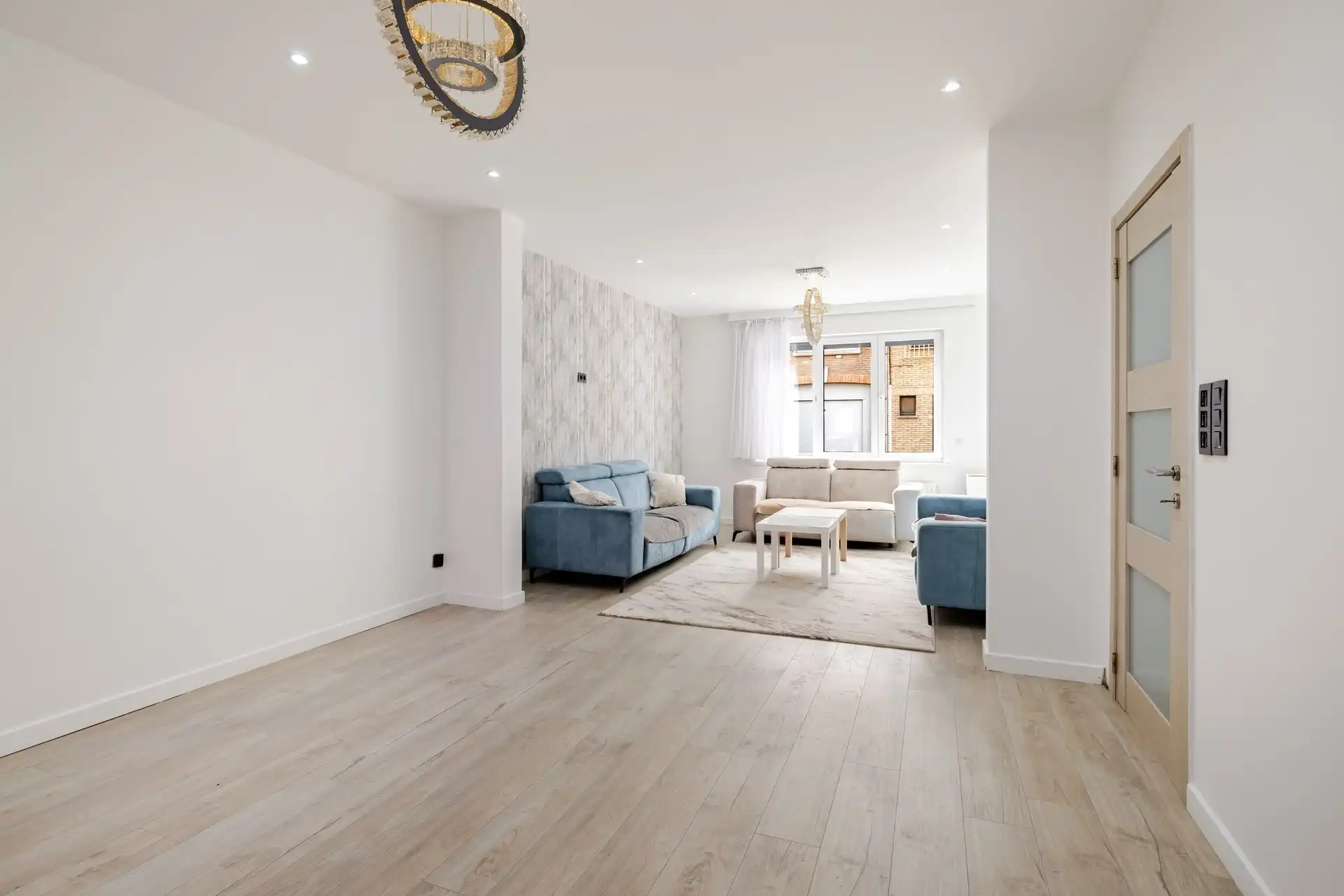 Instapklare woning met 4 slks, garage en aanpalende bouwgrond foto 3