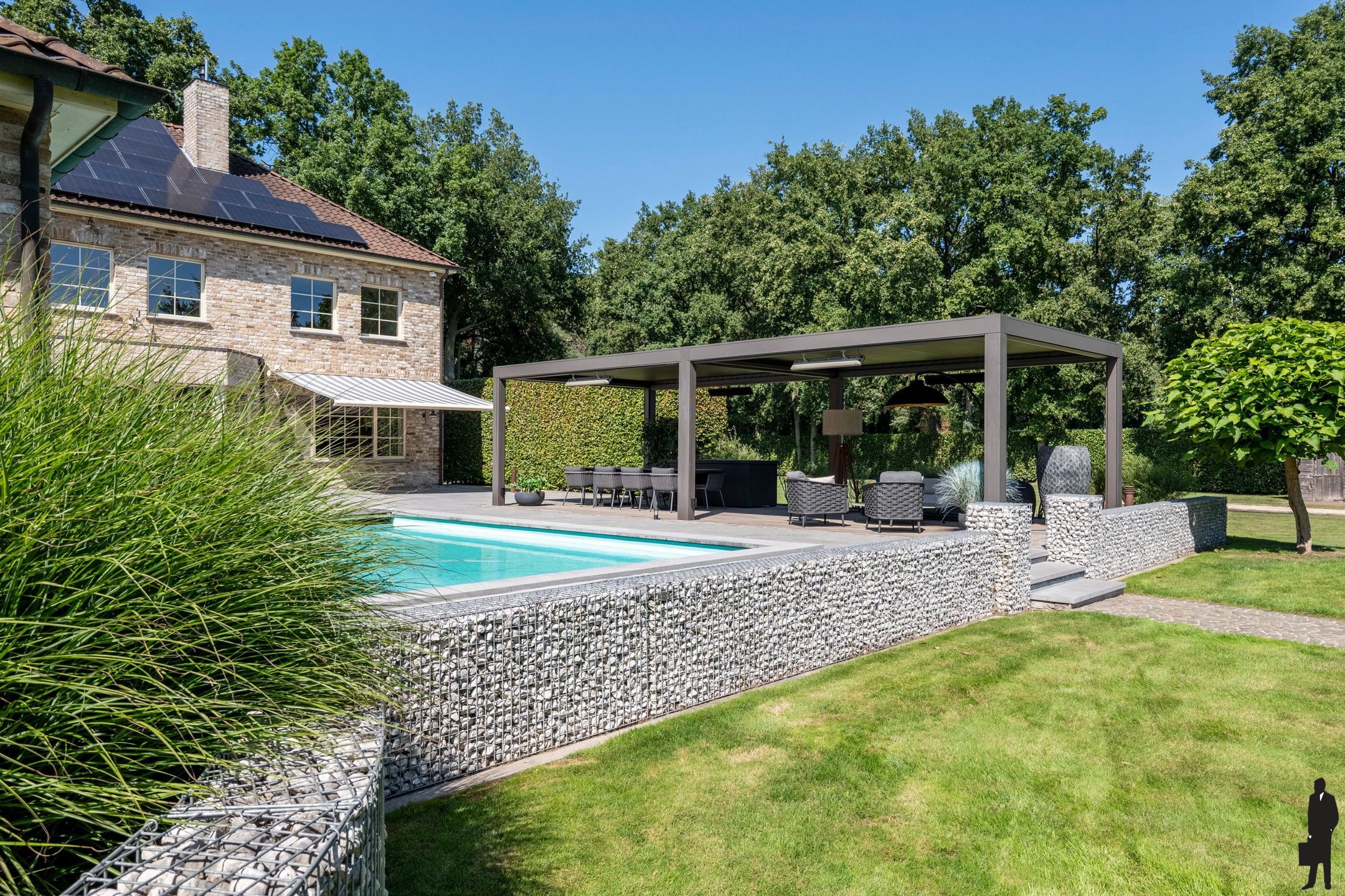 Uitzonderlijk gelegen, recente villa op domein van ca. 2ha  foto 8