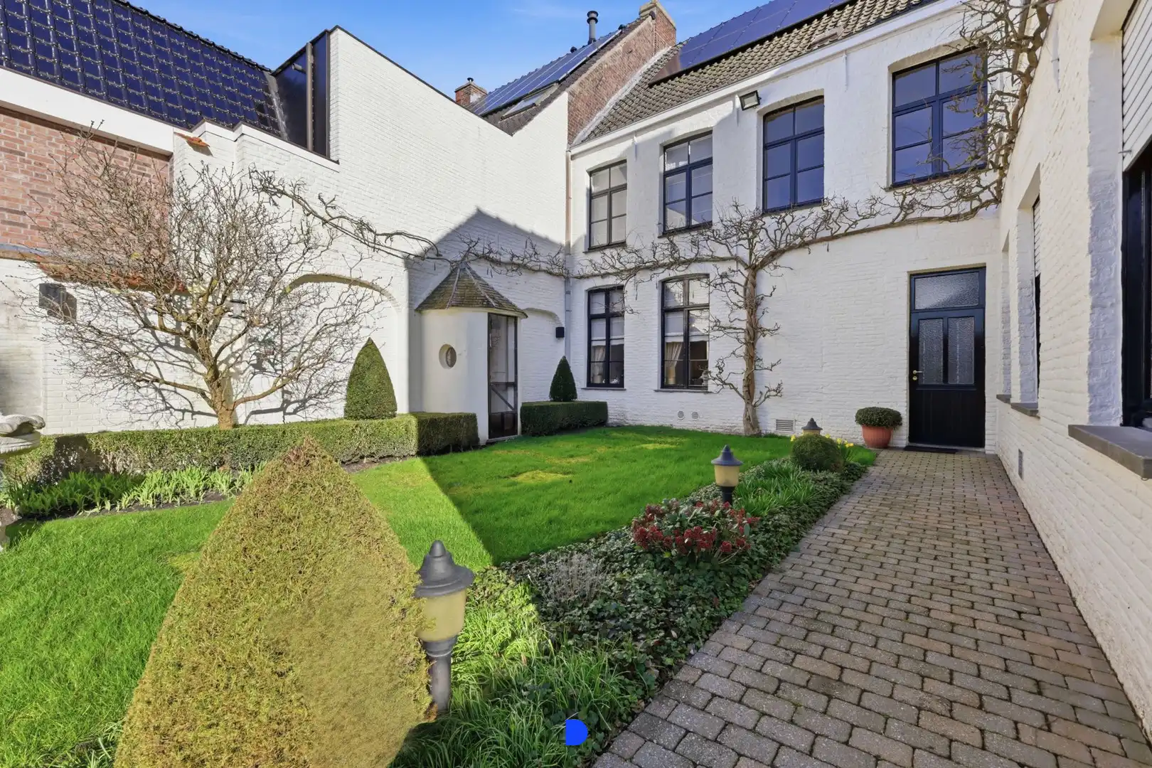 Statig herenhuis in het centrum van Ingelmunster foto 17