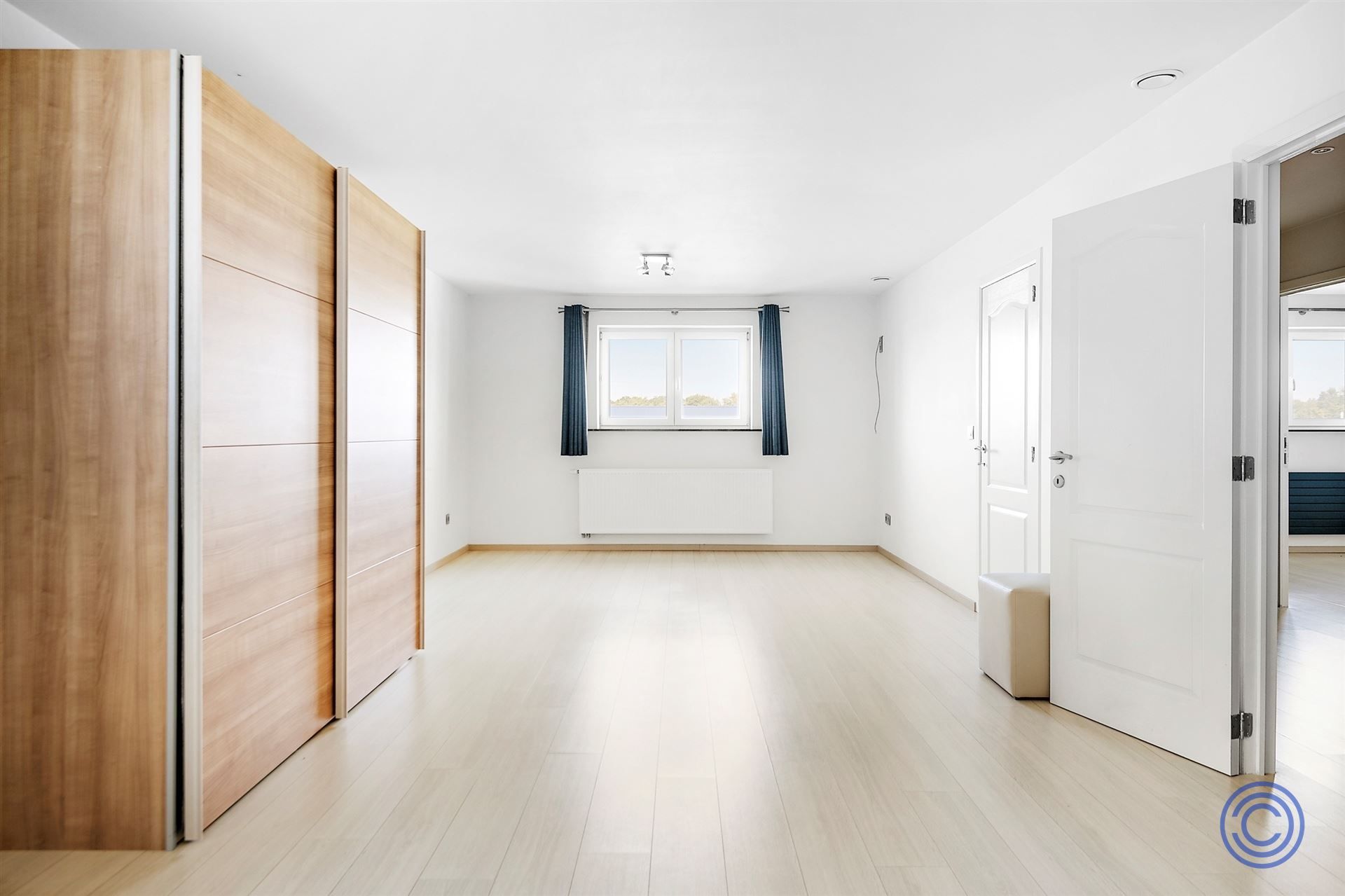 Magazijn ca. 466m² + luxueuze woning ca. 367m²! foto 12