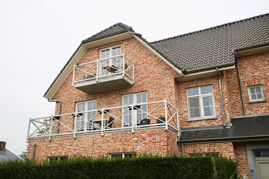 Twee slaapkamer appartement + carport foto {{pictureIndex}}