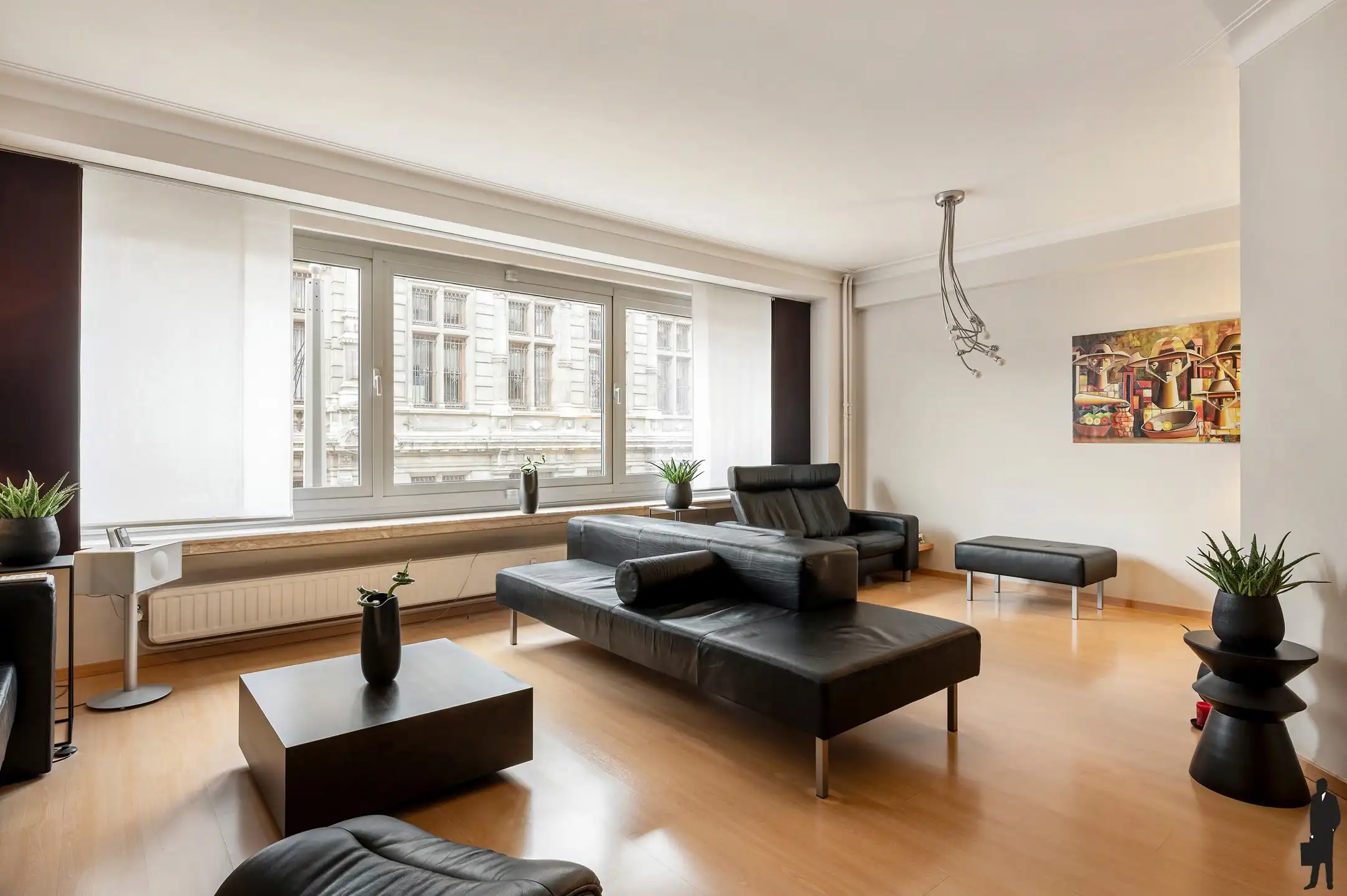 Breed en lichtrijk wonen op toplocatie. foto {{pictureIndex}}