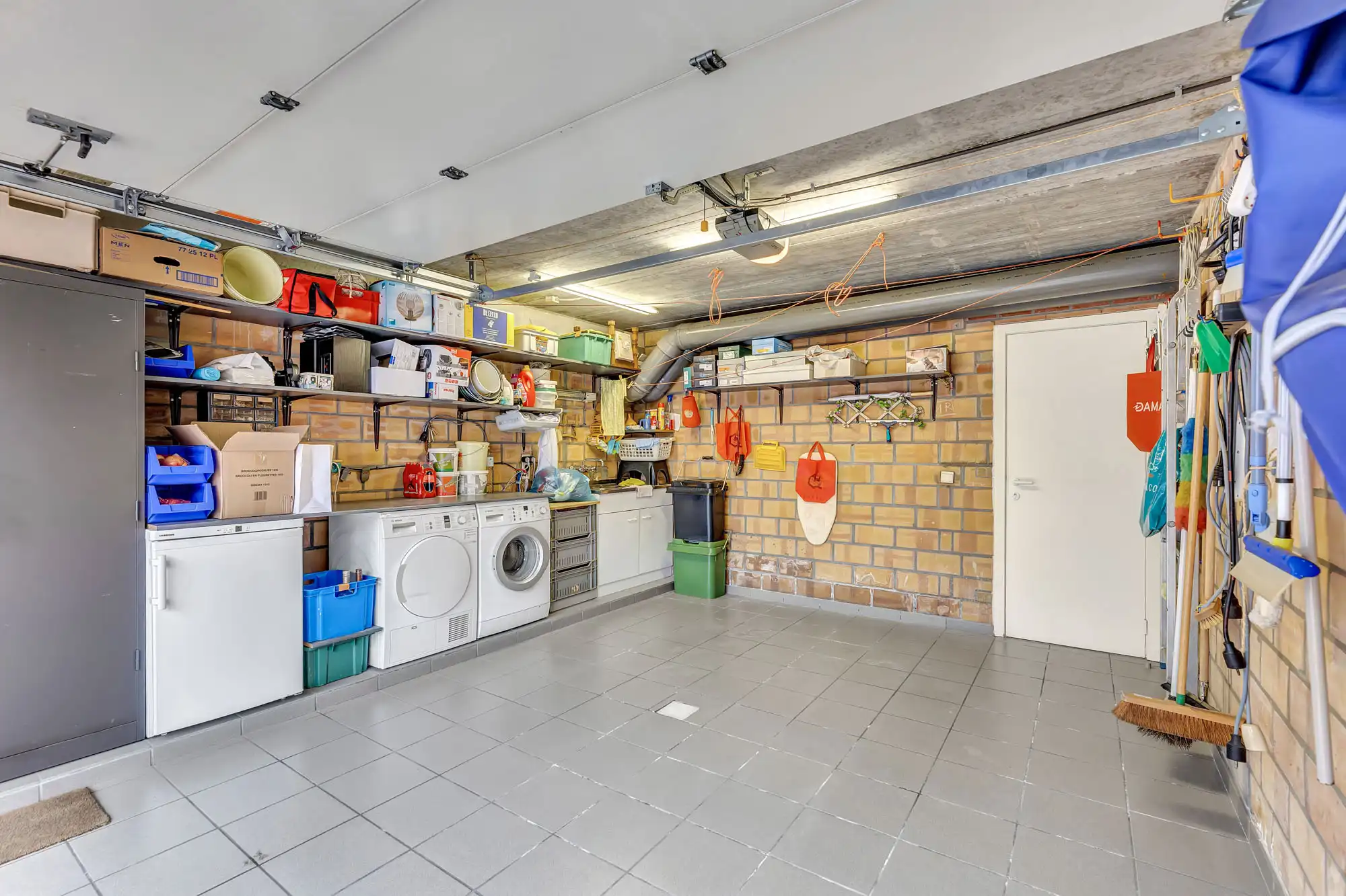Instapklaar appartement met ruime garage foto 11