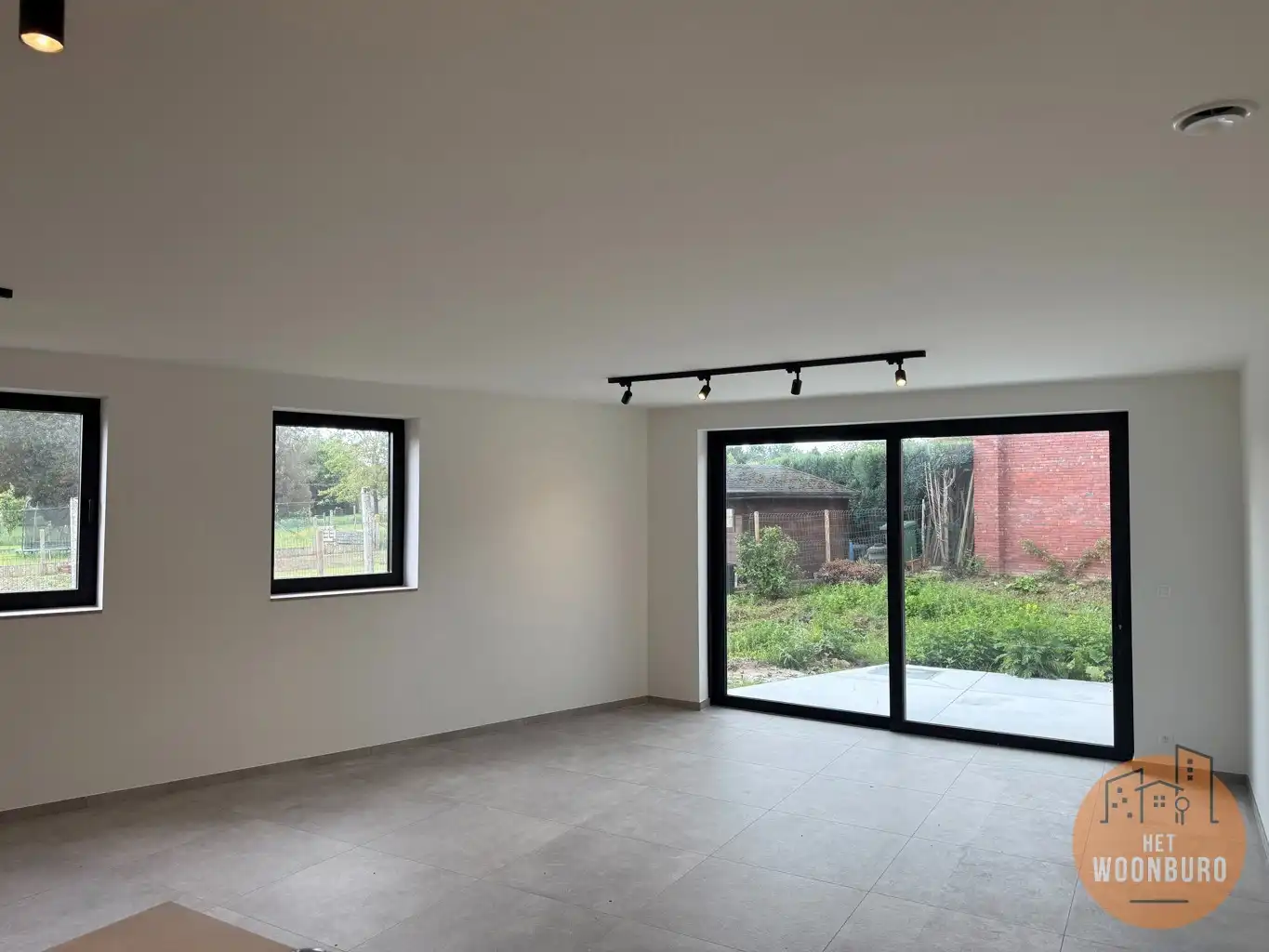 Nieuwbouw app. met 2 slpks, terras, tuin en 2 staanplaatsen foto 6