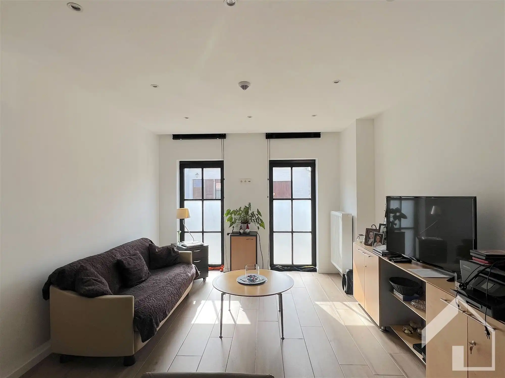 Instapklare studio foto {{pictureIndex}}