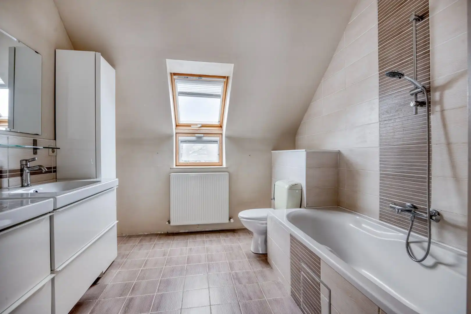 Ruime, energiezuinige woning in aangename woonbuurt te Tongeren-Vreren foto 21