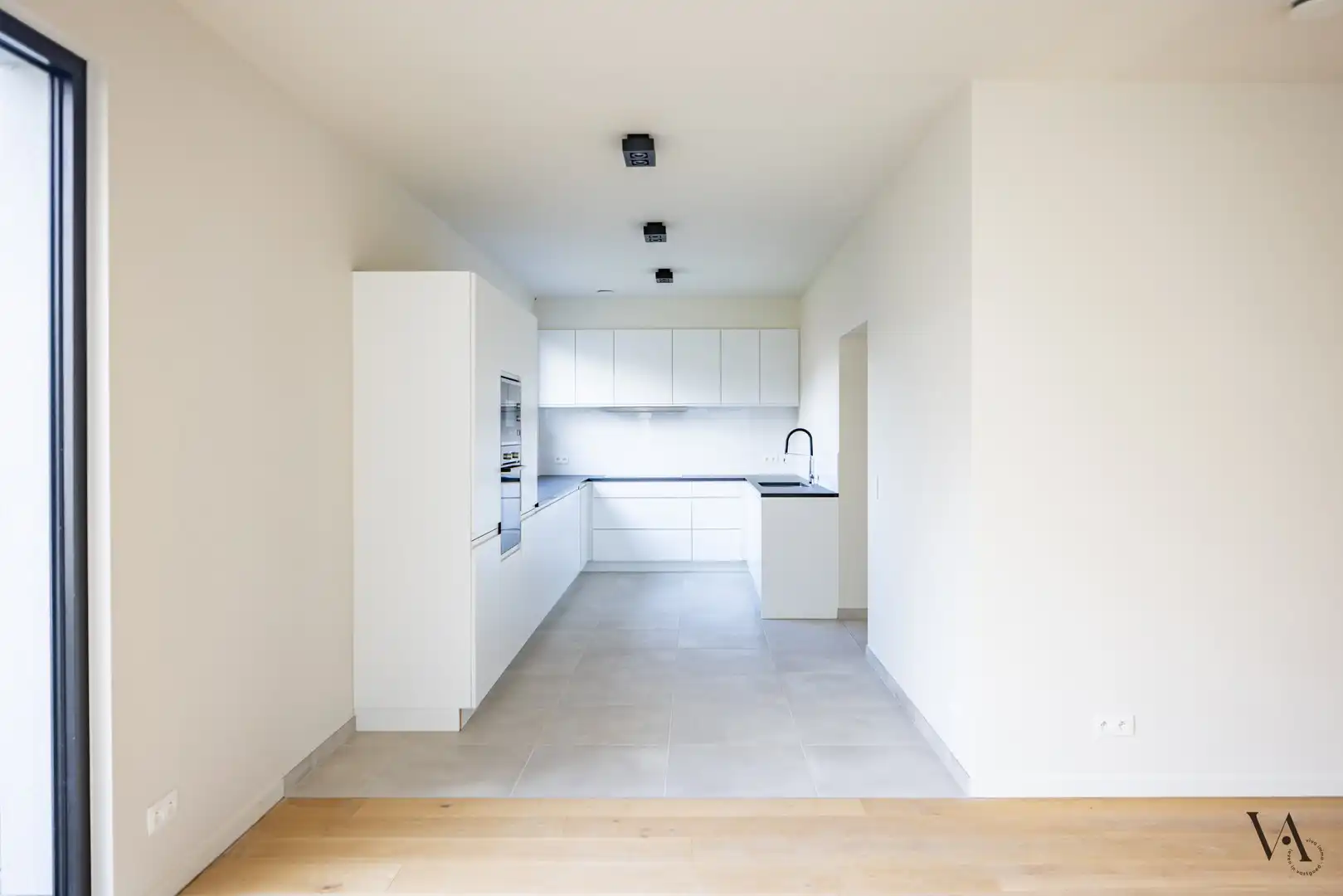 Recente en ruime vernieuwbouwwoning met bijgebouw in Korbeek-Lo foto 3