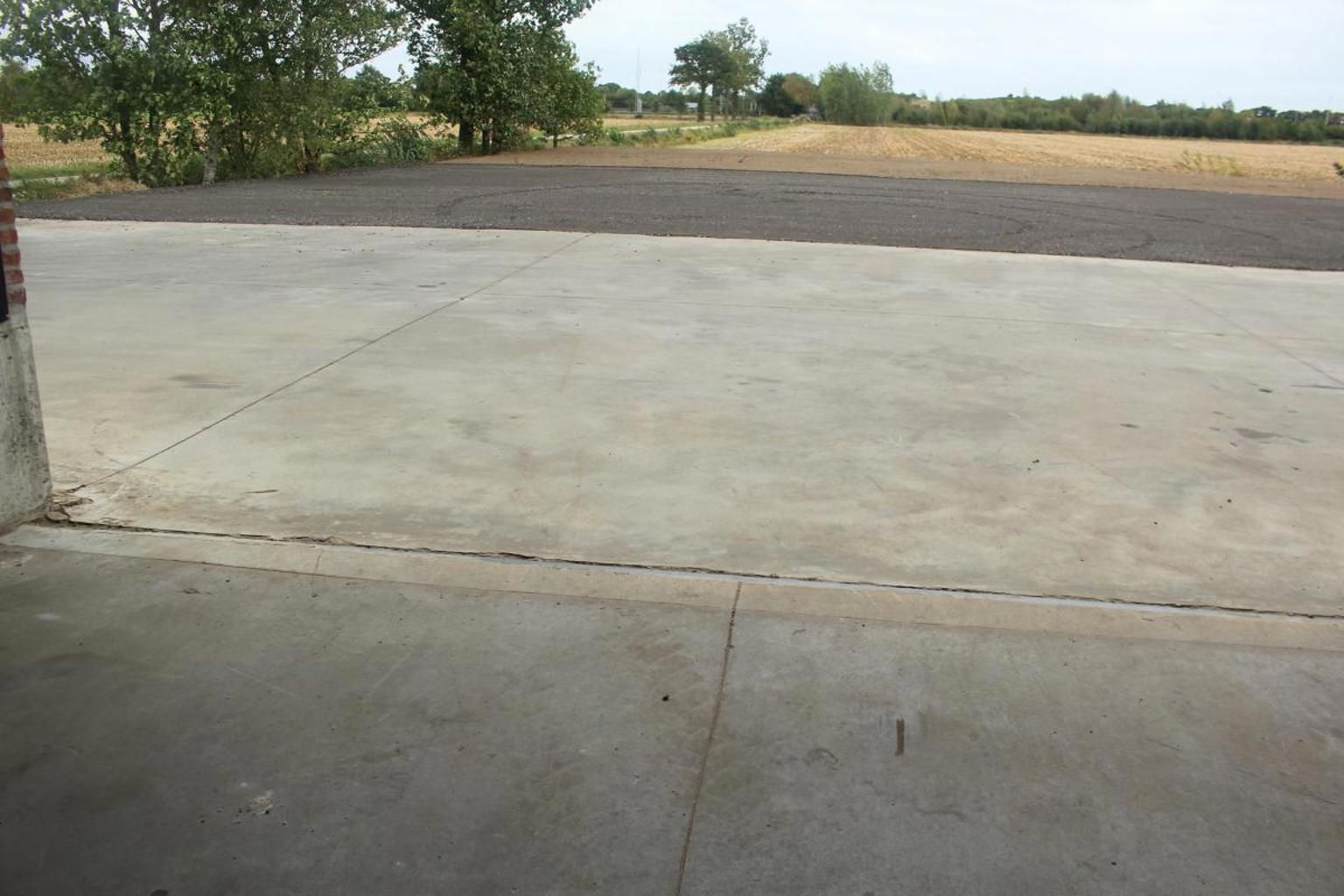 Opslagloods met buitenplein foto 10