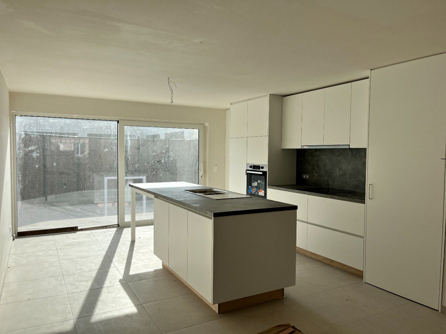 Instapklare nieuwbouwwoningen met garage en autostaanplaats te Langemark foto 2