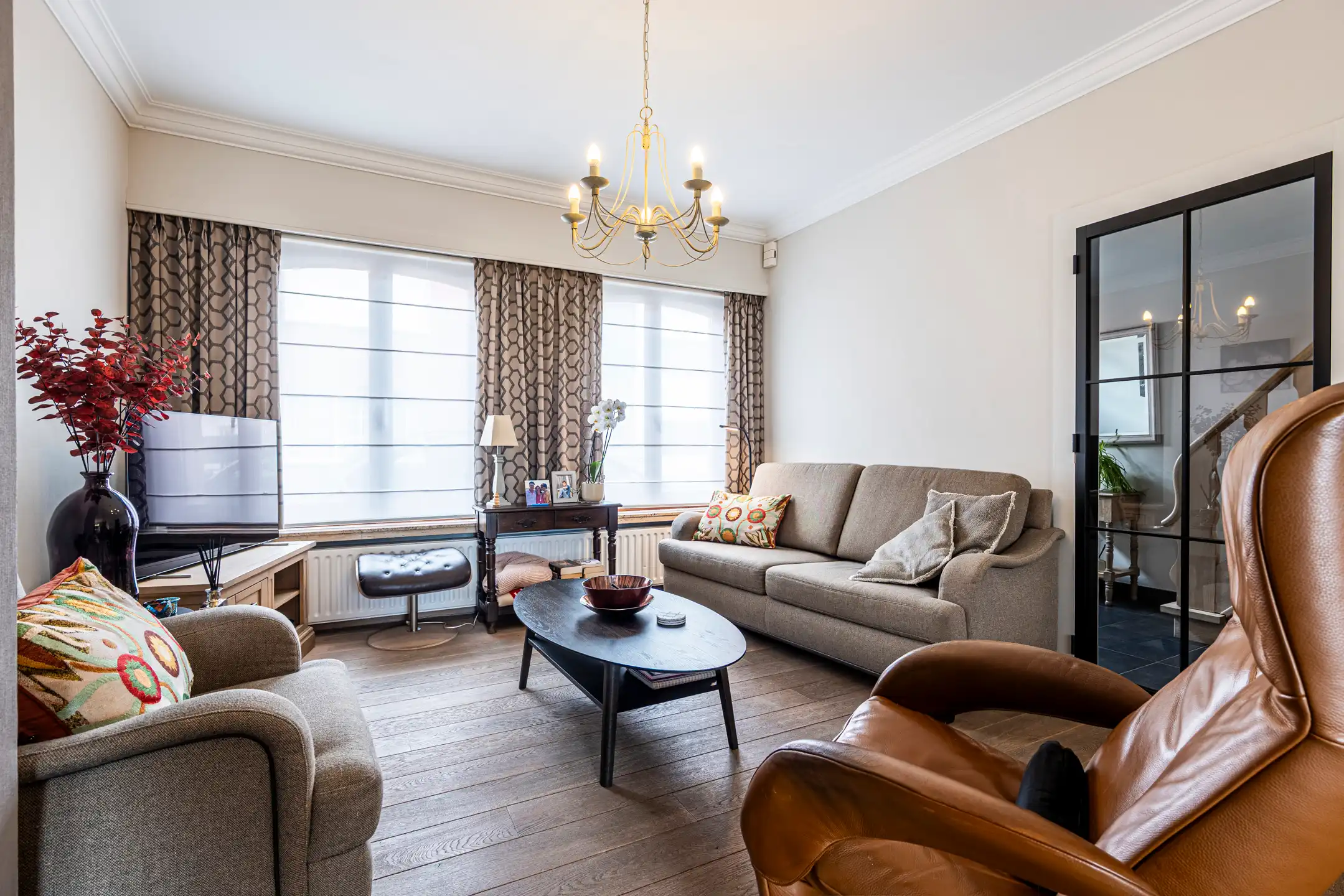 Instapklare ruime woning met tuin aan rand van het centrum. foto 3