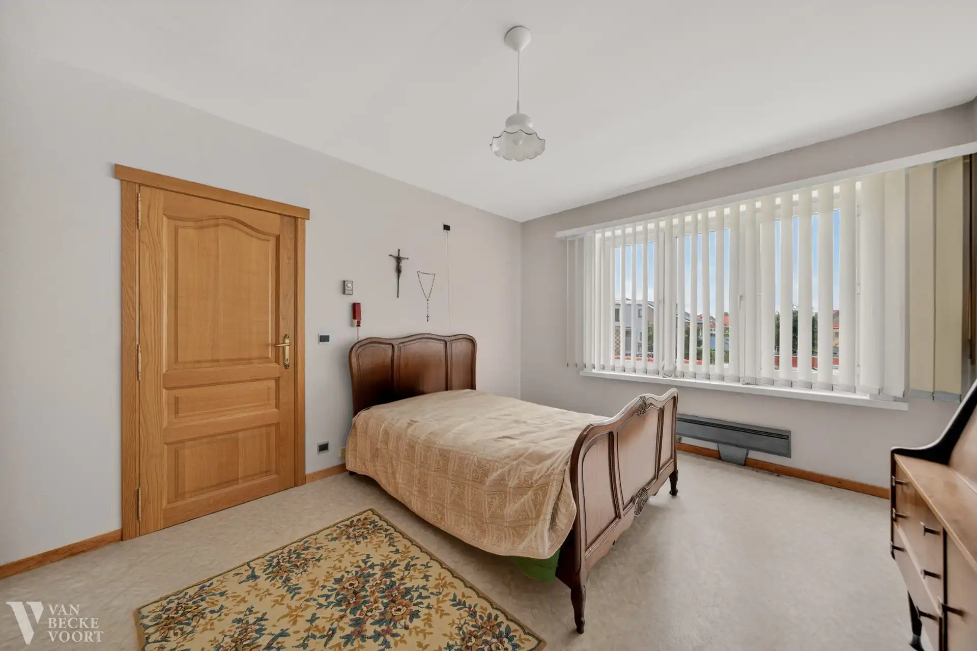 Te renoveren bel-etagewoning met garage foto 9