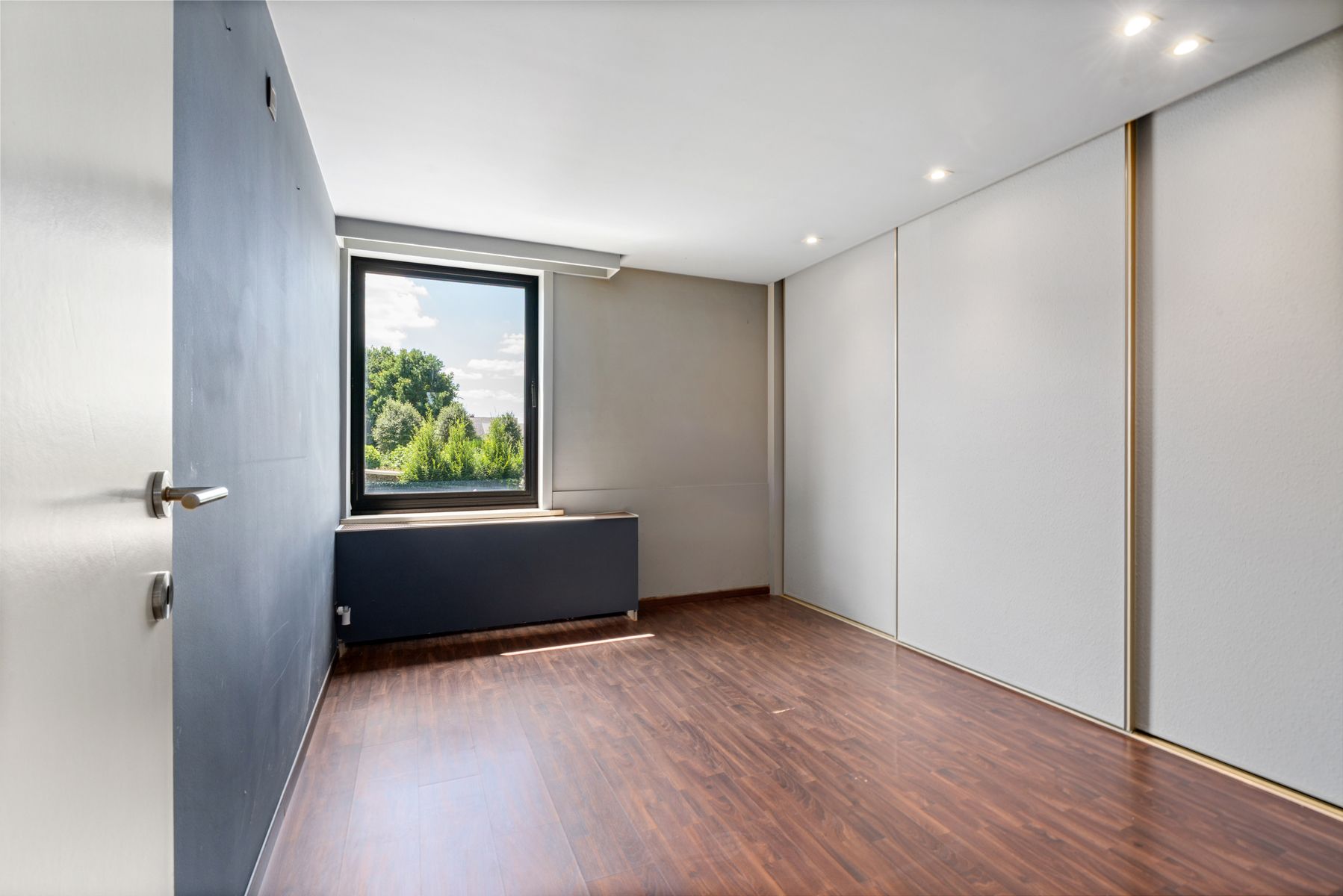 Instapklare halfopen bebouwing met drie slaapkamers! foto 7