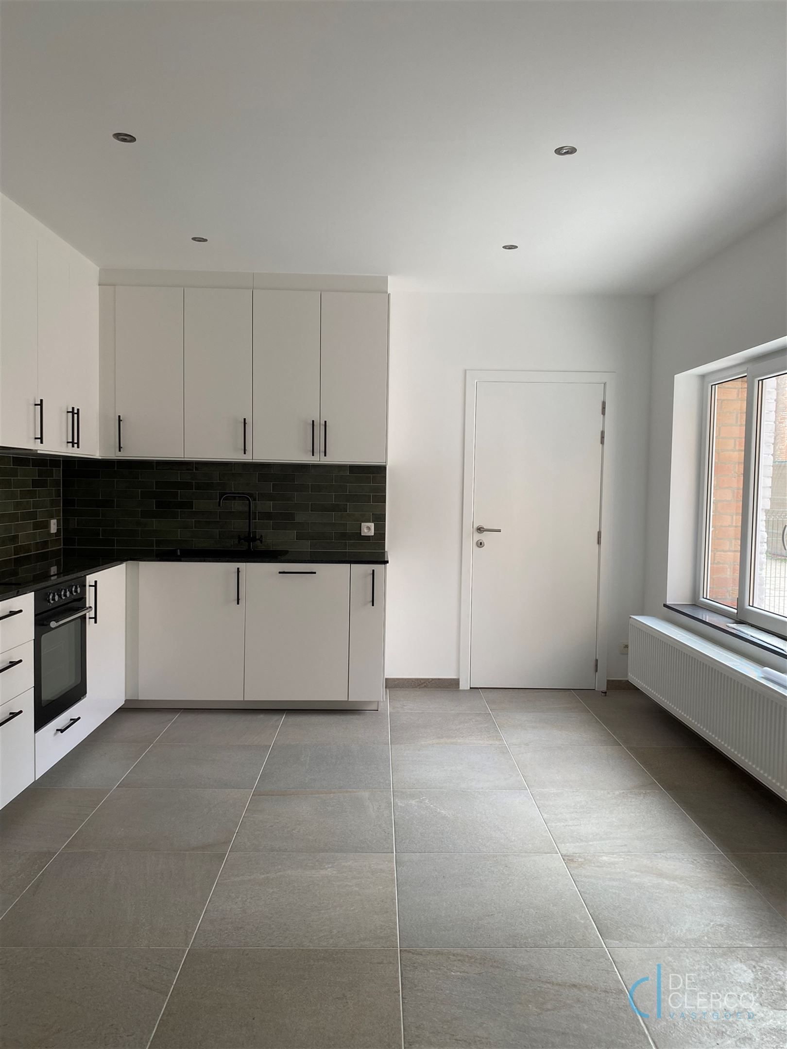 Modern gerenoveerde woning met tuin én garage in Lochristi!  foto 5