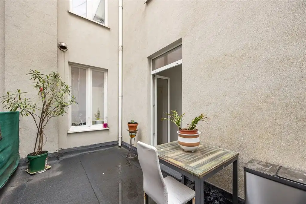 Instapklaar appartement met 2 buitenruimtes foto 8
