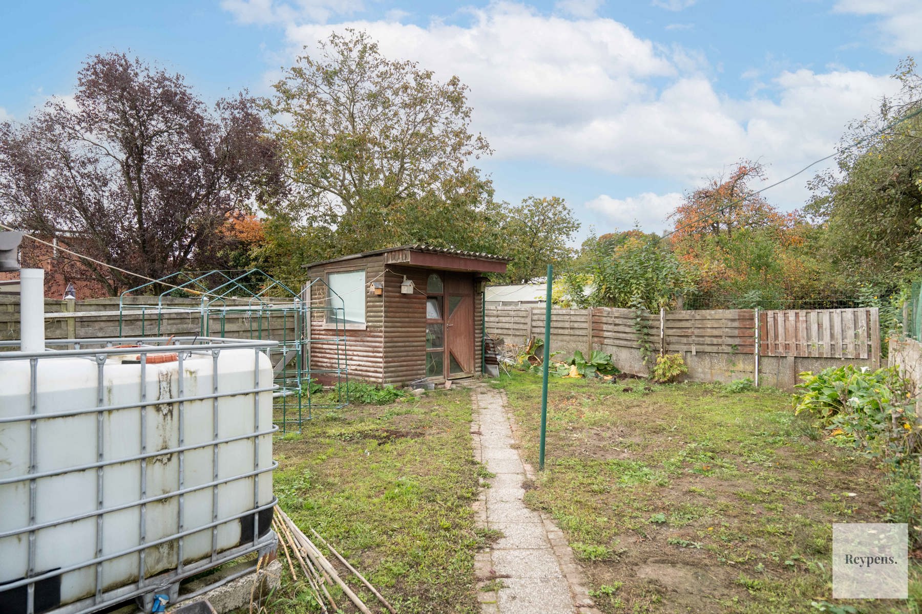 Op te frissen woning in een rustige wijk foto 19