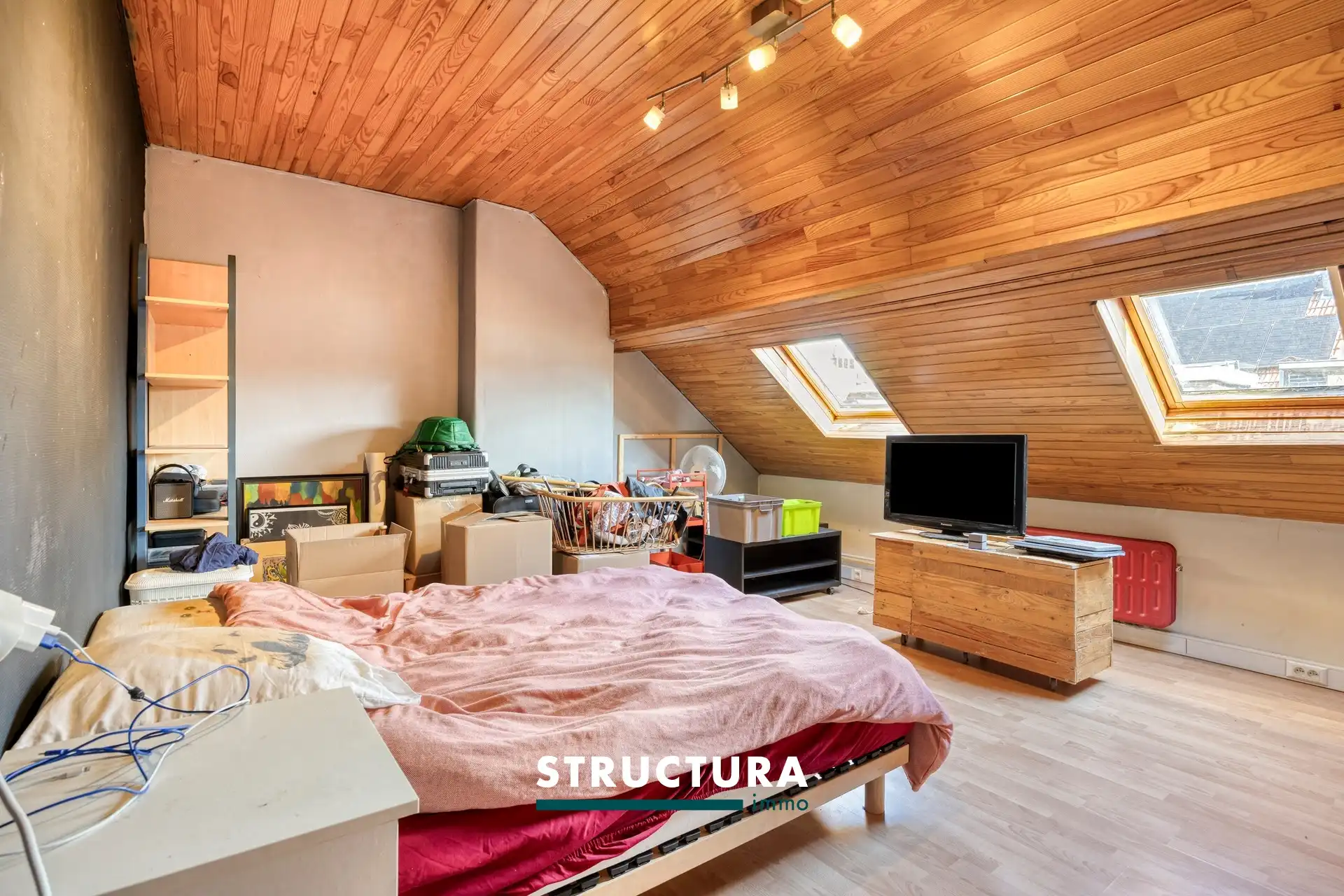 Gezellige woning met 4 slaapkamers - Elektriciteit conform foto 22