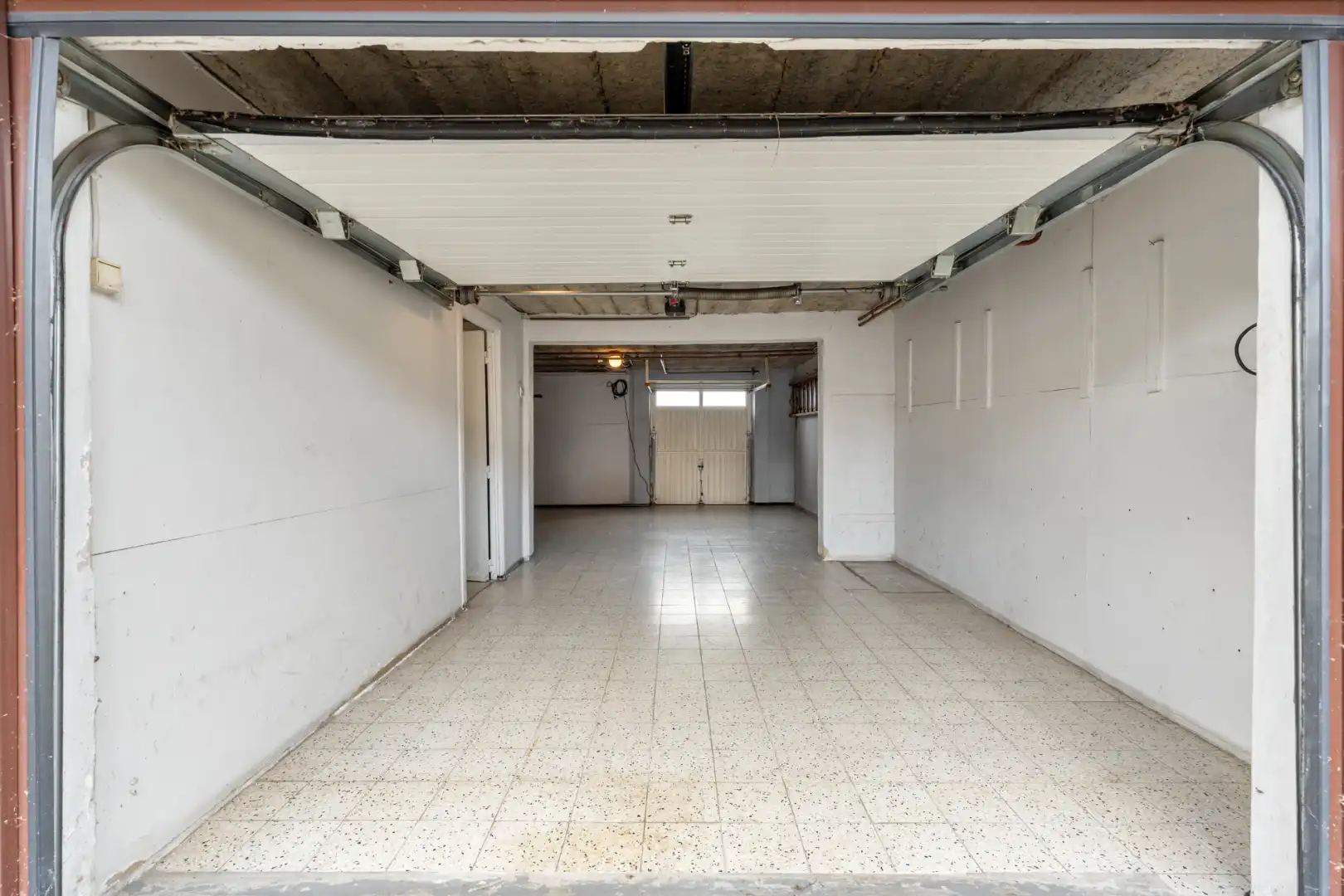Op te frissen, halfvrijstaande gelijkvloerse woning gelegen in een rustige omgeving op 8a58ca. foto 28